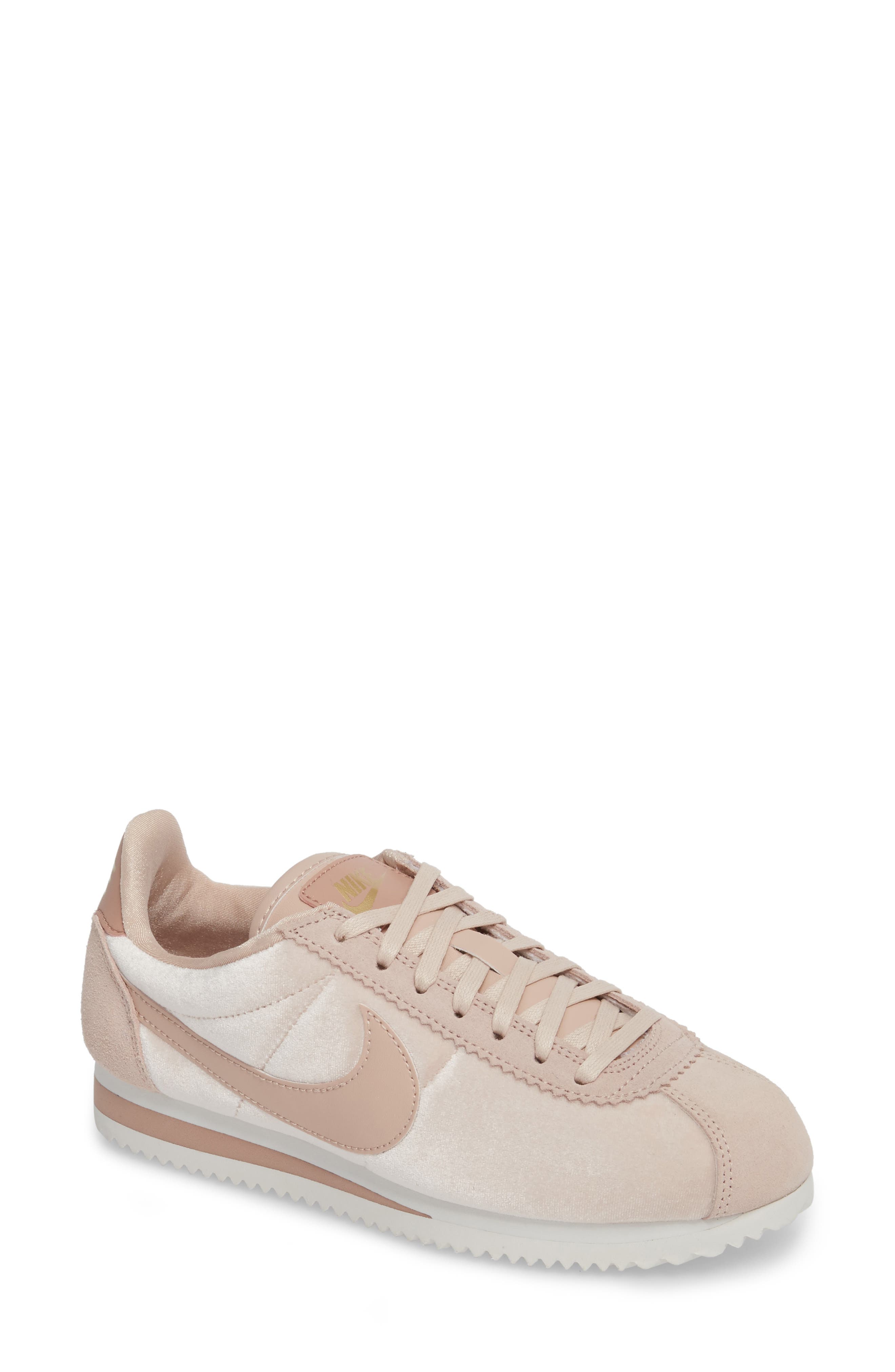 Classic Cortez SE Sneaker, Main, color, PARTICLE BEIGE/ PARTICLE BEIGE