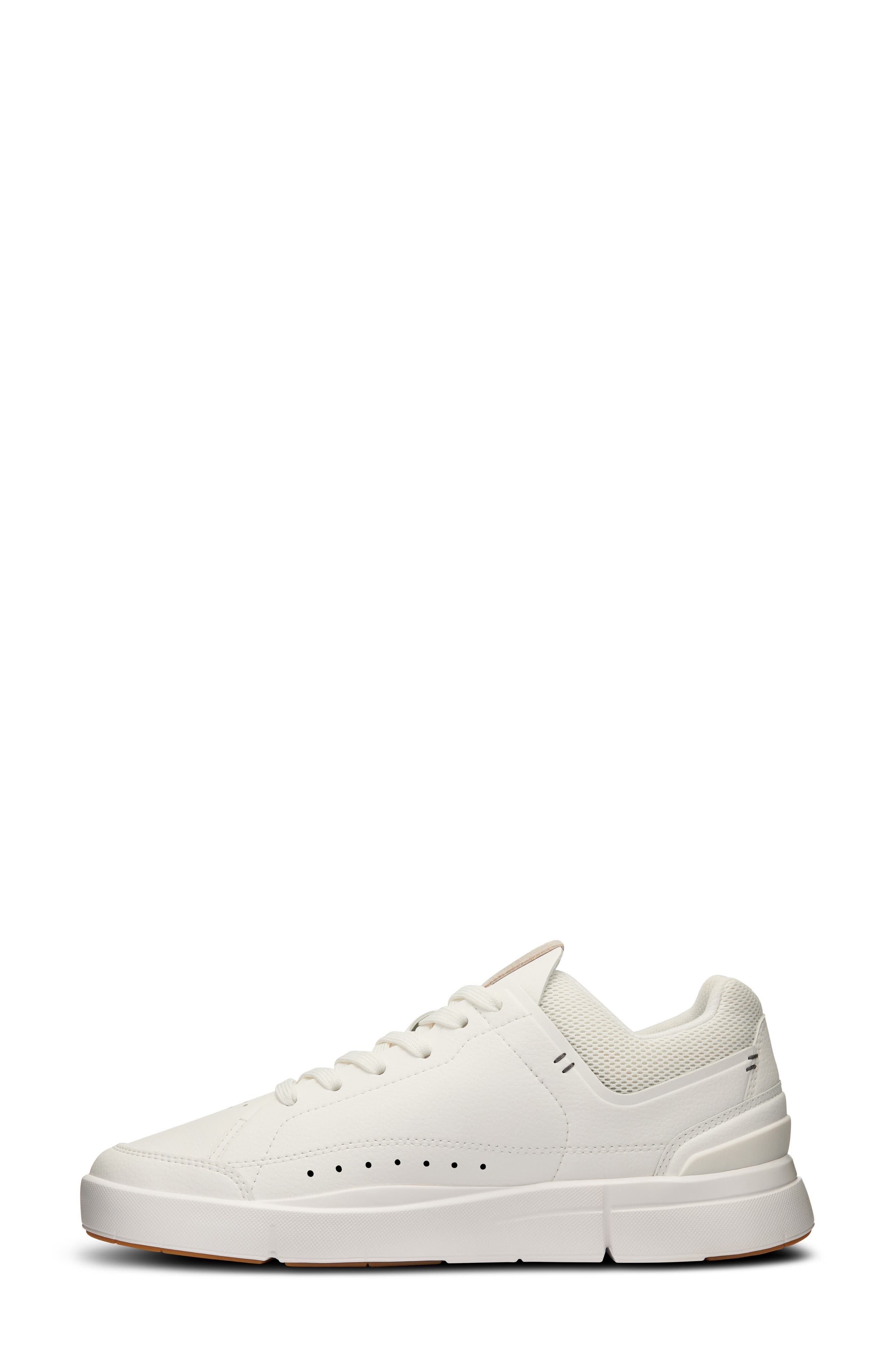 On THE ROGER Centre Court Tennis Sneaker, Alternate, color, White/Gum