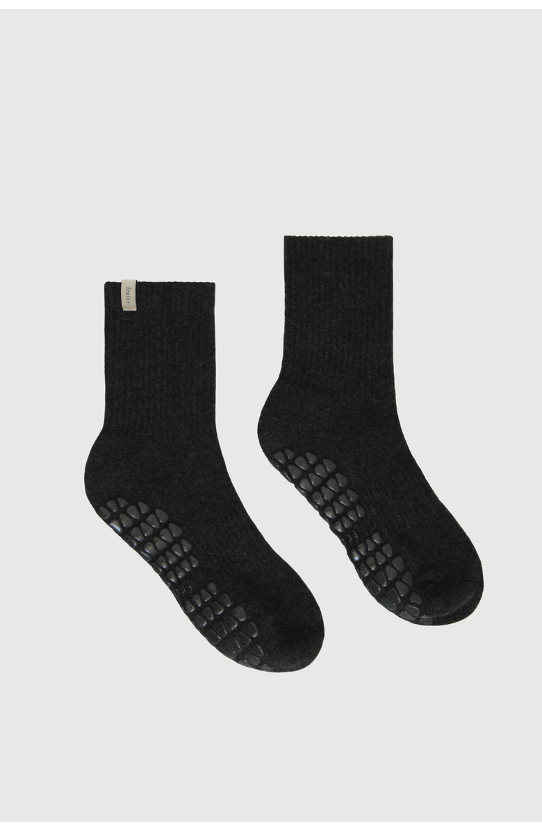 Fraise Graphite Classic Crew Grip Socks, Main, color, Graphite