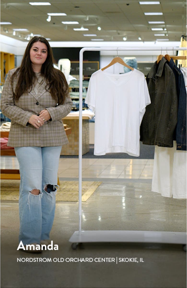 Easy V-Neck Organic Cotton T-Shirt, sales video thumbnail