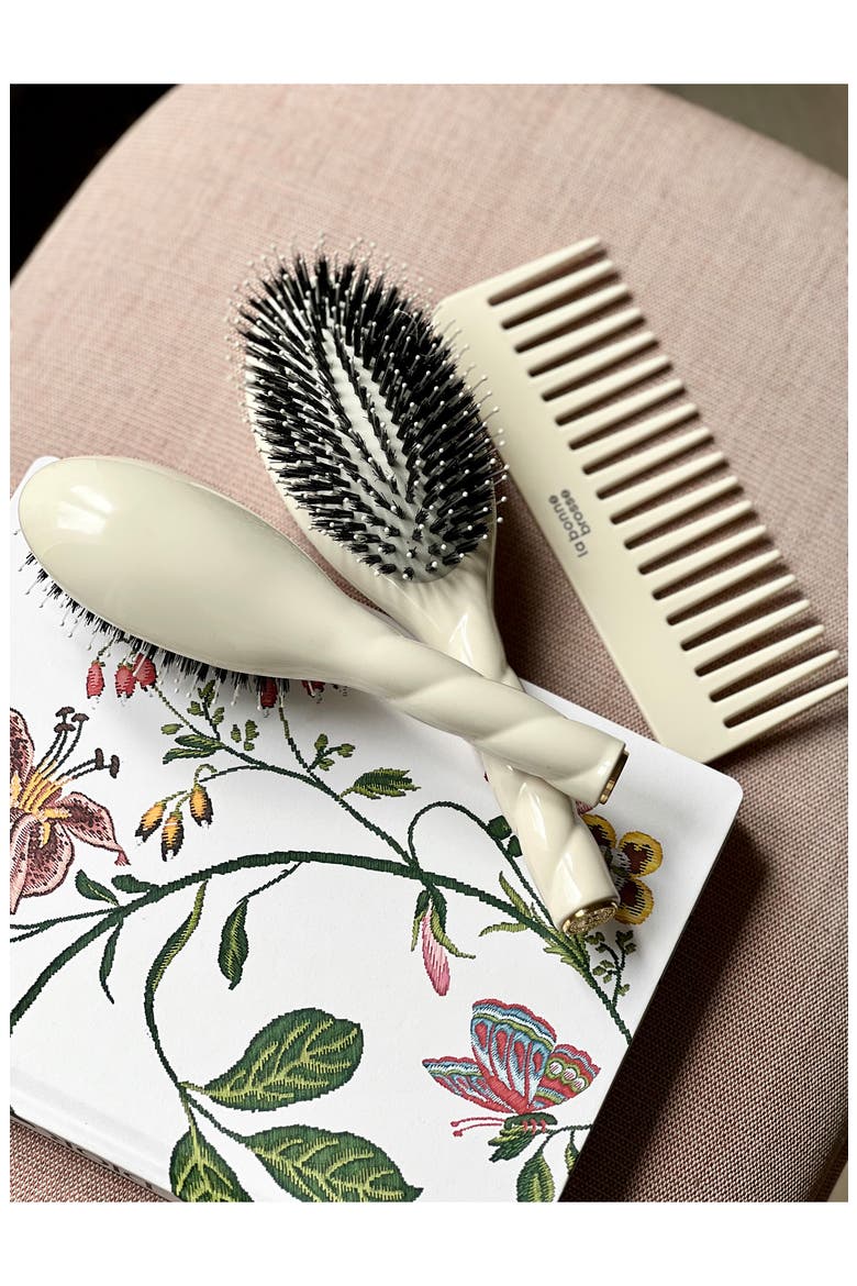 N.03 The Large Gentle Scalp Care Hairbrush, Alternate, color, CREAMY WHITE