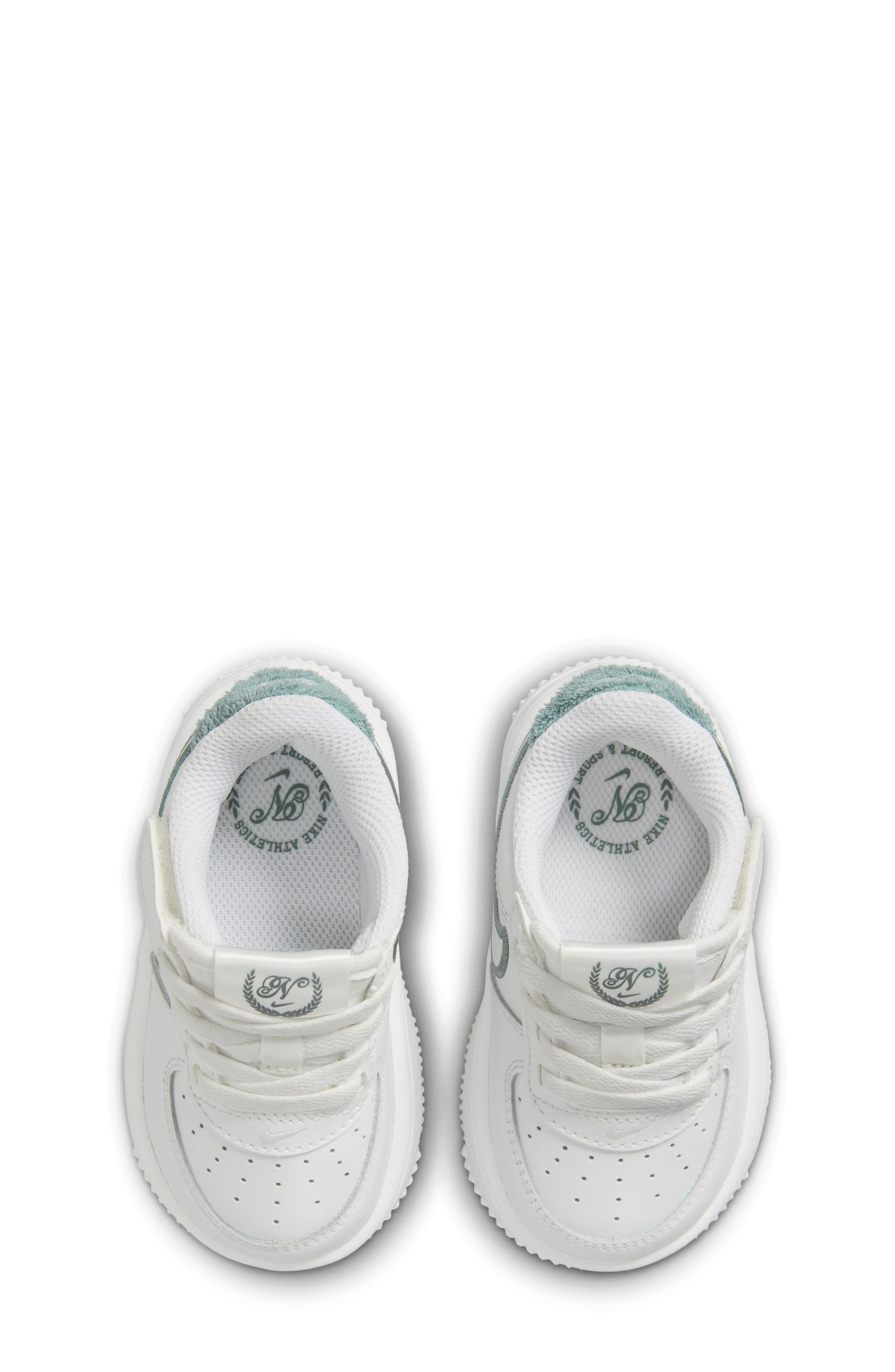 Nike Kids' Air Force 1 Low LV8 EasyOn Sneaker, Alternate, color, 