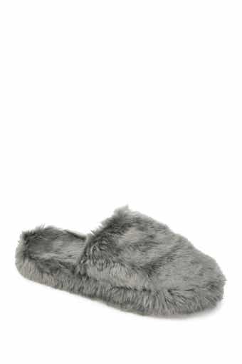 Journee Collection Cozy Faux Fur Slipper