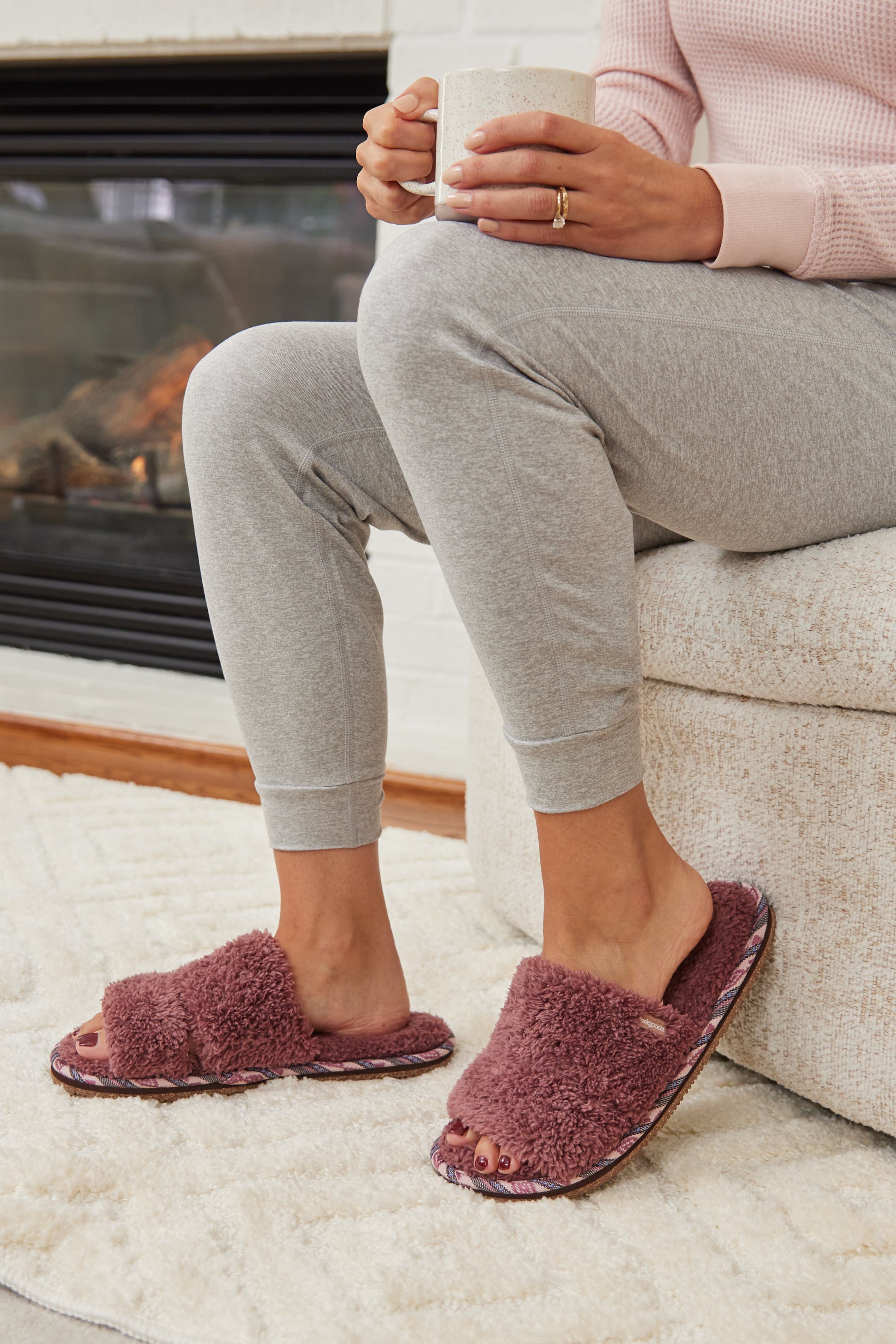 Feelgoodz Womens Equinox Double Strap Slippers / House Shoes, Alternate, color, Mulberry