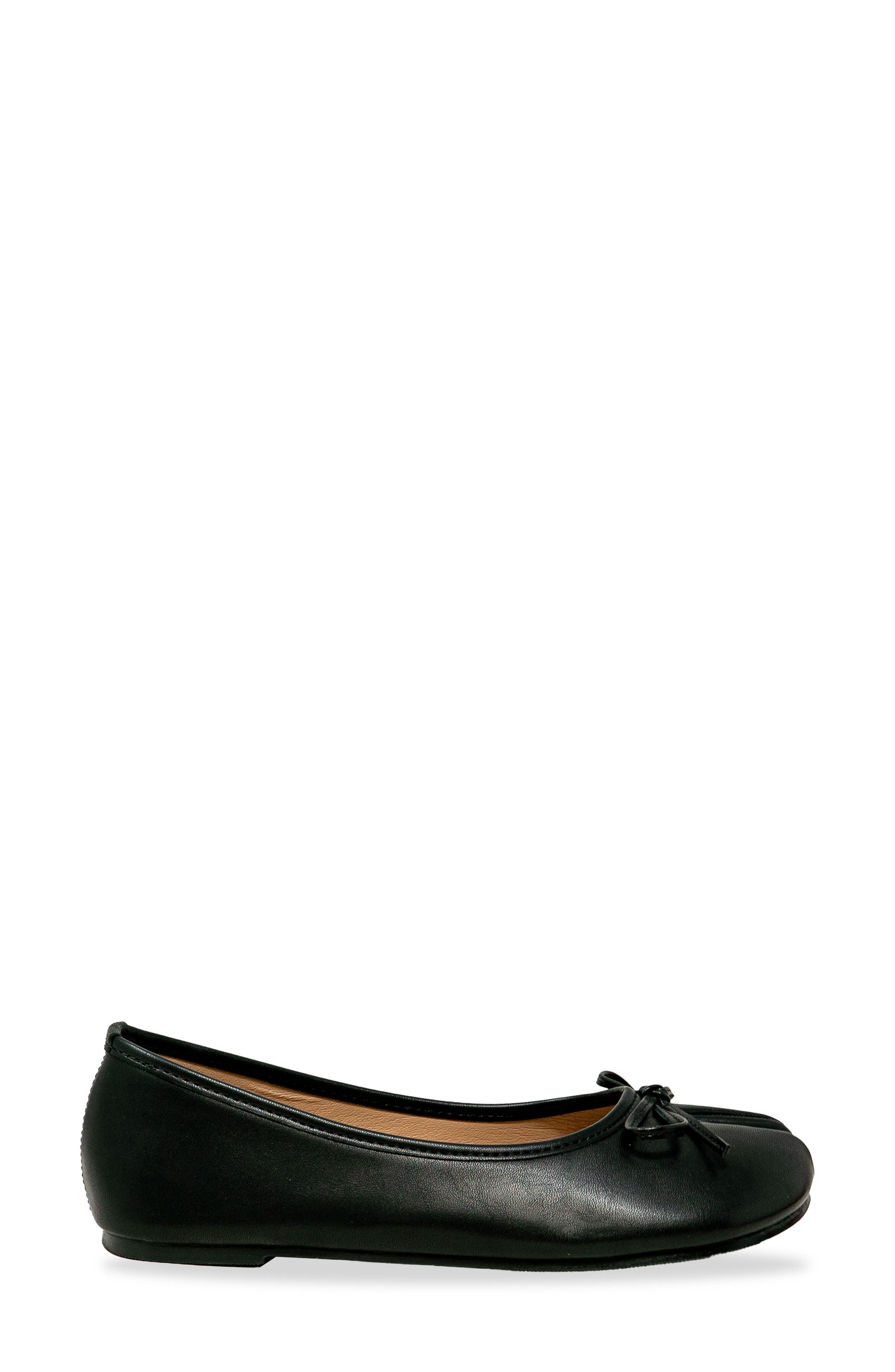 Saphira Split Toe Ballet Flat, Alternate, color, BLACK