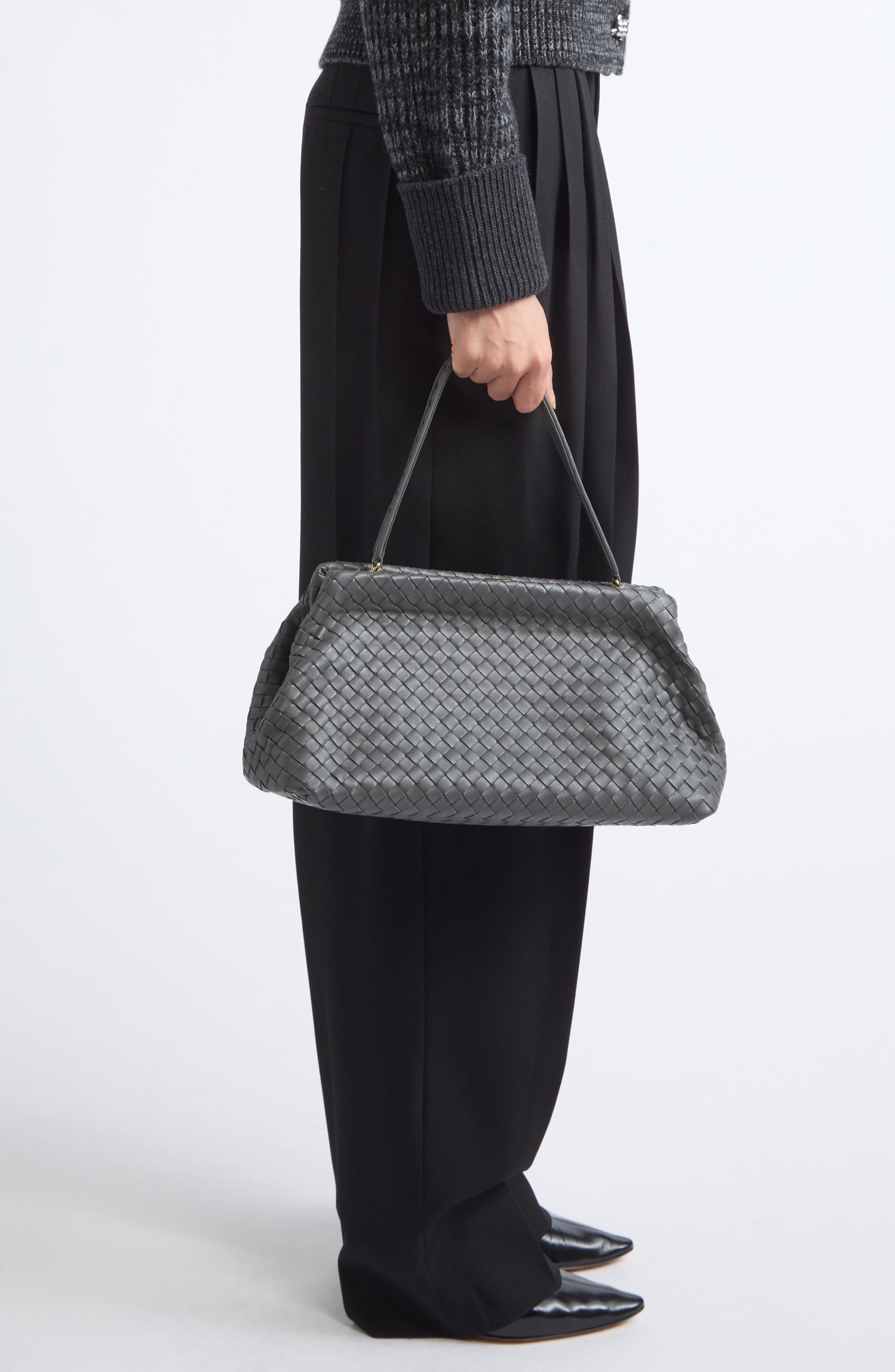 The 1998 Intrecciato Leather Handbag, Alternate, color, 1695 OBSIDIAN GREY-BV