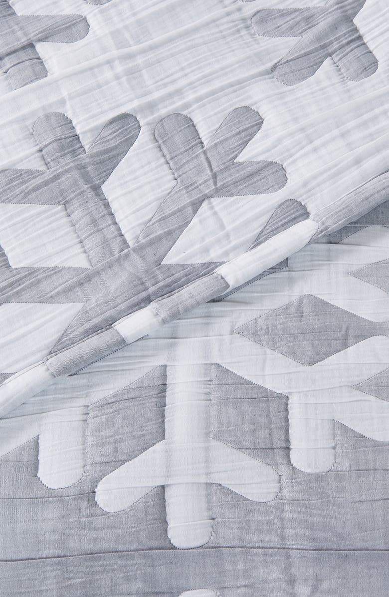 Woven & Weft Matelass Snowflake Quilt Set, Alternate, color, Grey / White