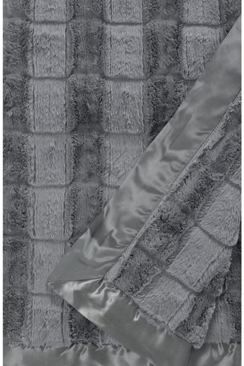 Giraffe at Home Luxe Waterfall Throw Blanket, Alternate, color, CHARCOAL