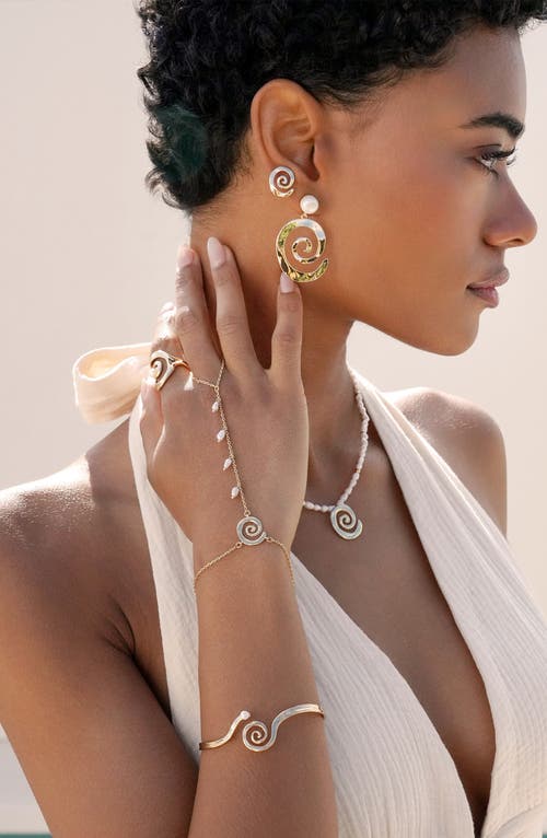 Ettika Aura Cultured Freshwater Pearl Hand Chain In Gold