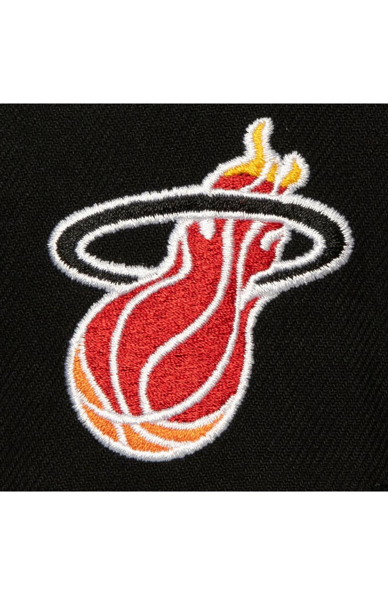 Mitchell & Ness Men's Mitchell & Ness White/Black Miami Heat Retro Sport Color Block Script Snapback Hat, Alternate, color, 