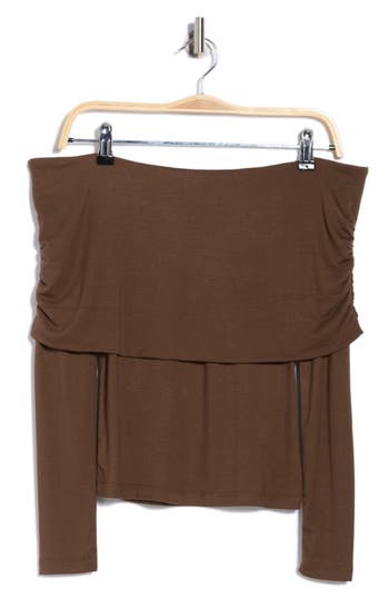 Elodie Off The Shoulder Top In Brown