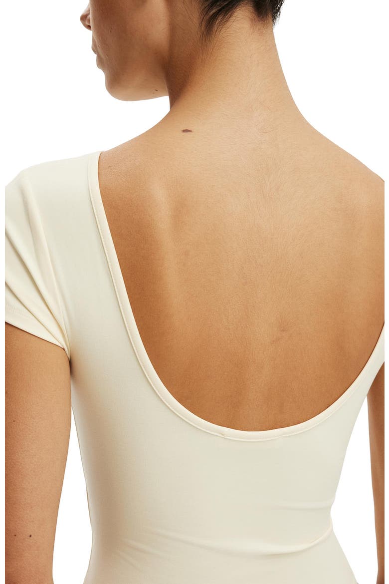 Women's Hold Me Scoop Back Tee, Alternate, color, Vanilla Glow
