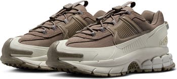 スニーカー Nike Women's Zoom Vomero Roam Shoes Nike Zoom Vomero Roam Women's Winterized Shoes. Nike ID