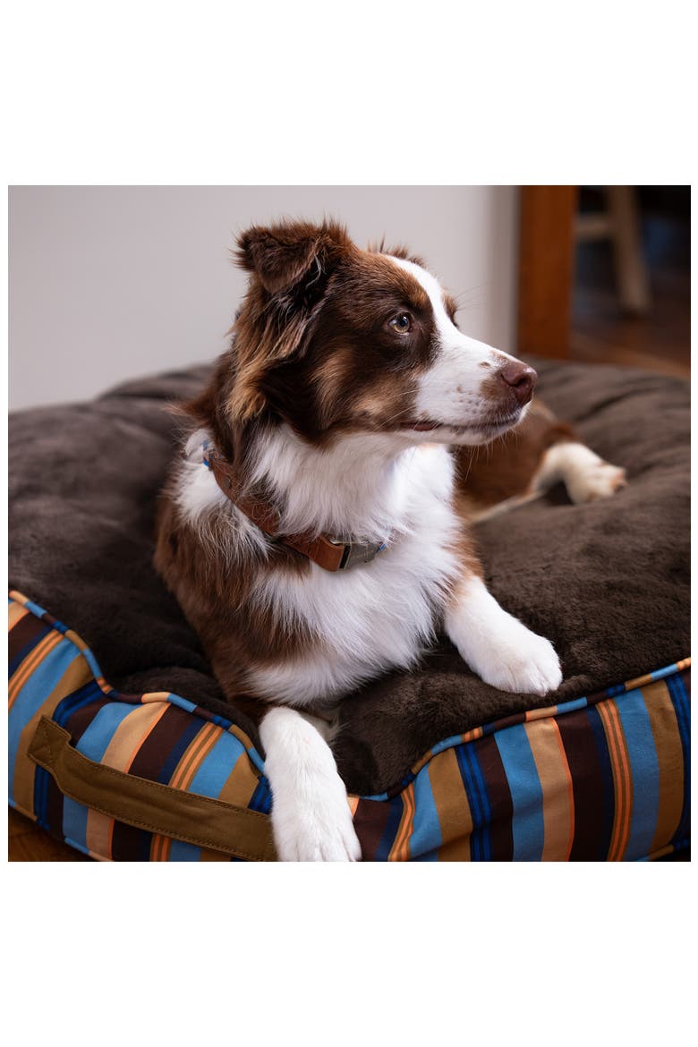Round Stripe Pet Bed, Alternate, color, BRAND STRIPE