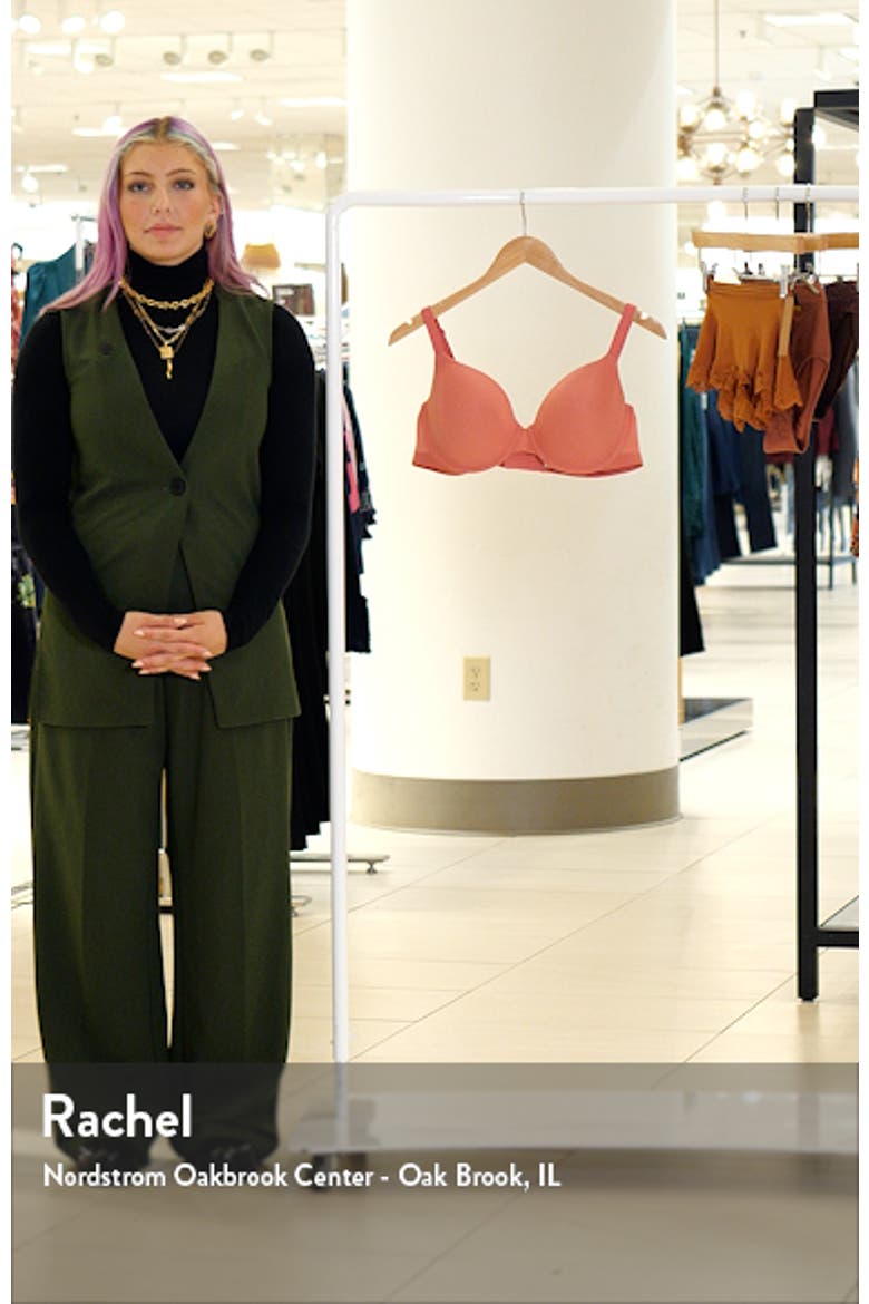 Shape Revelation® Shallow Top T-Shirt Bra video