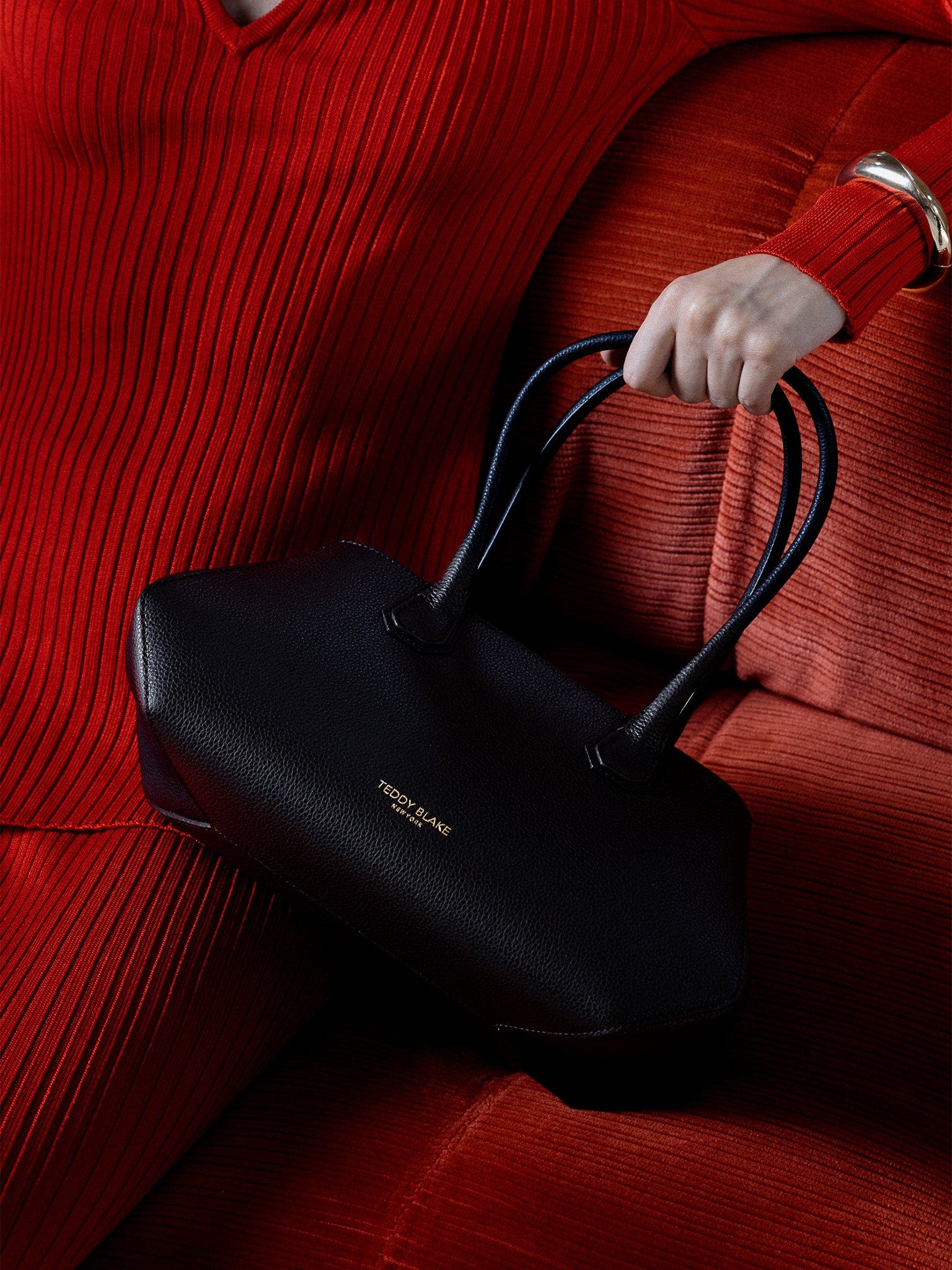 Teddy Blake Vera Low Dollarino 10", Alternate, color, Black