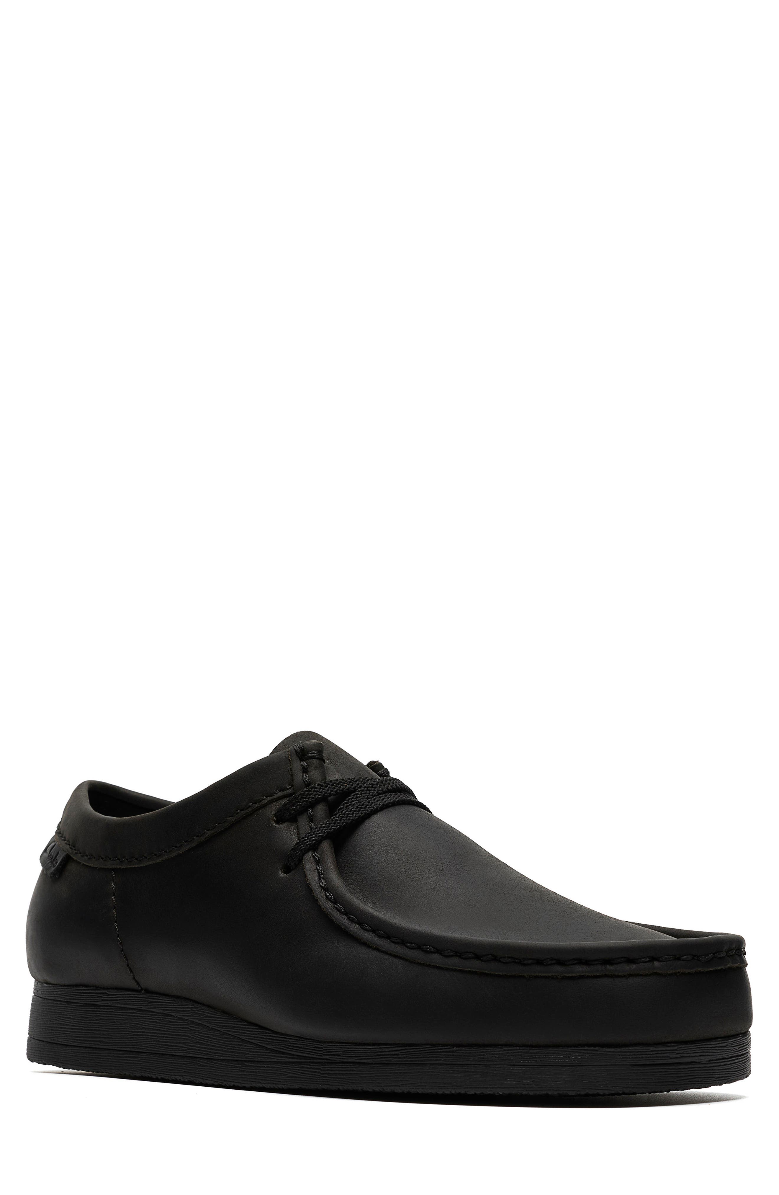 Clarks® Wallaston Low Chukka Boot