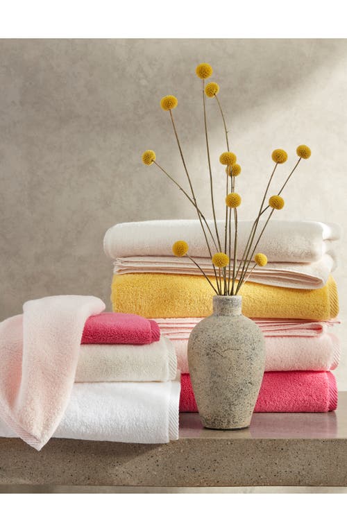 Matouk Milagro Fingertip Towel In Yellow