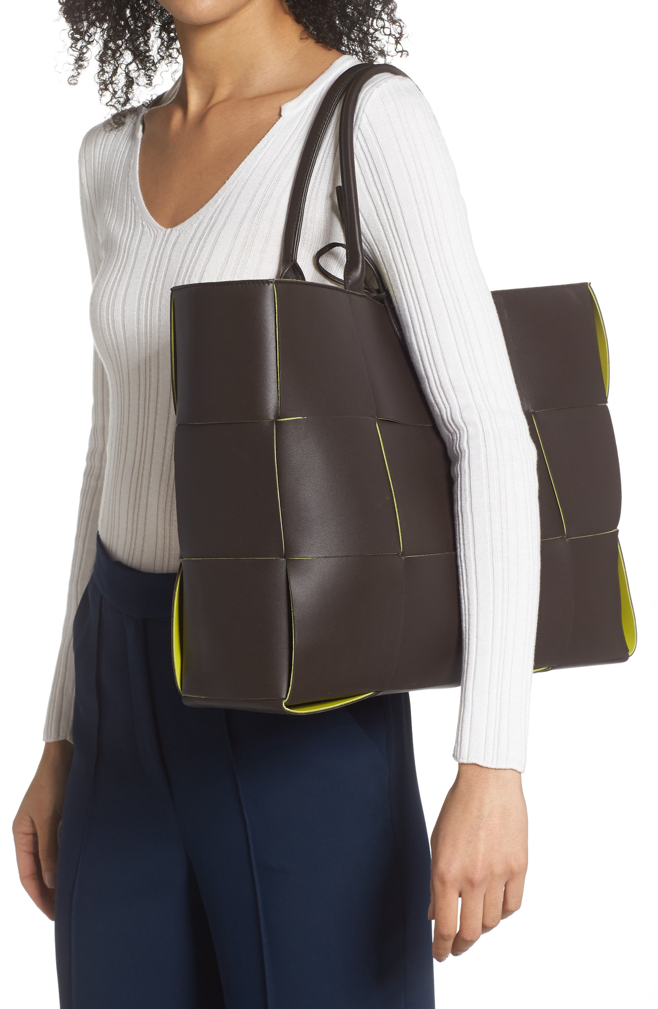 Bottega Veneta Large Arco Intrecciato Leather Tote, Alternate, color, 