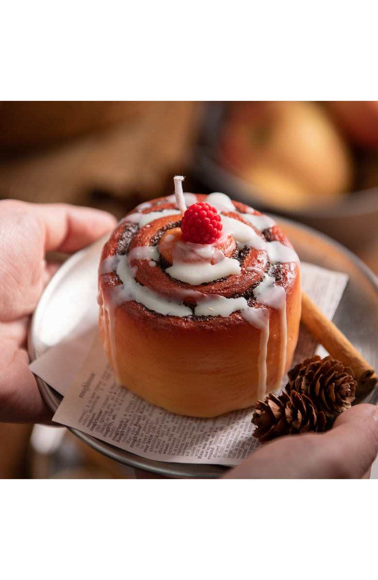 Southlake gifts Cinnamon Roll Scented Candle, Alternate, color, Cinnamon
