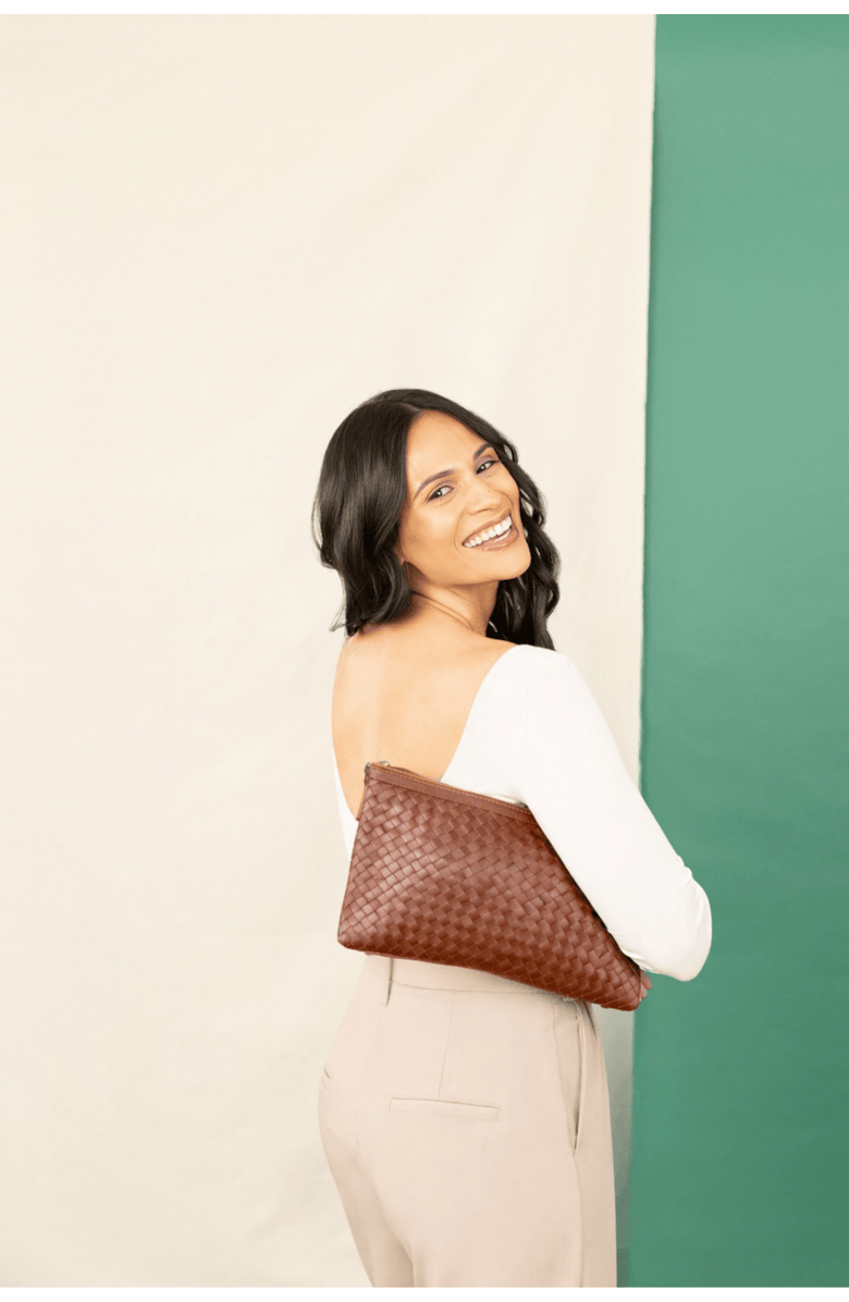 Deux Mains Woven Crossbody Clutch Bag, Alternate, color, Mahogany