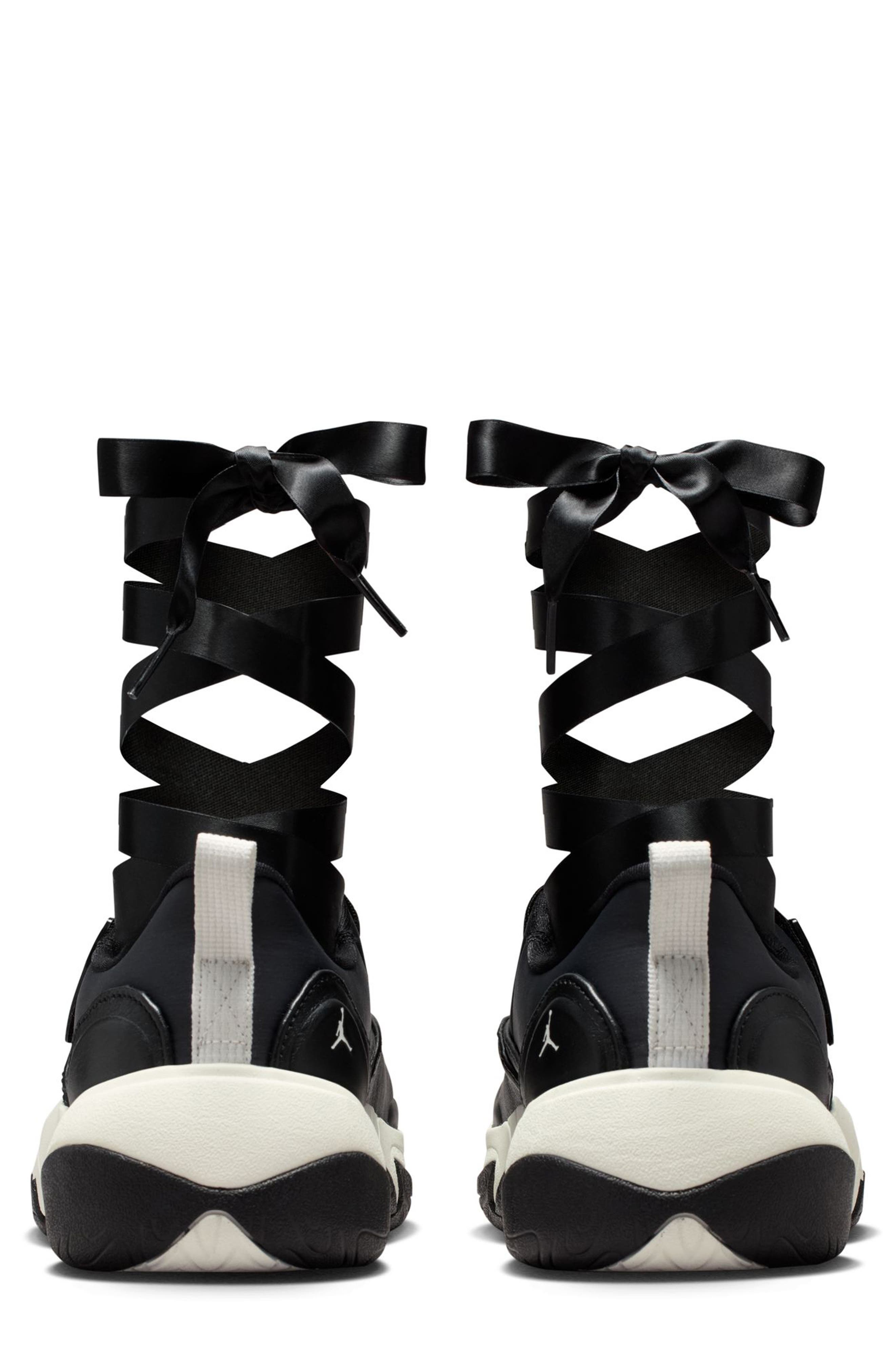 Jordan The Jordan Pointe Sneaker, Alternate, color, Black/ Sail