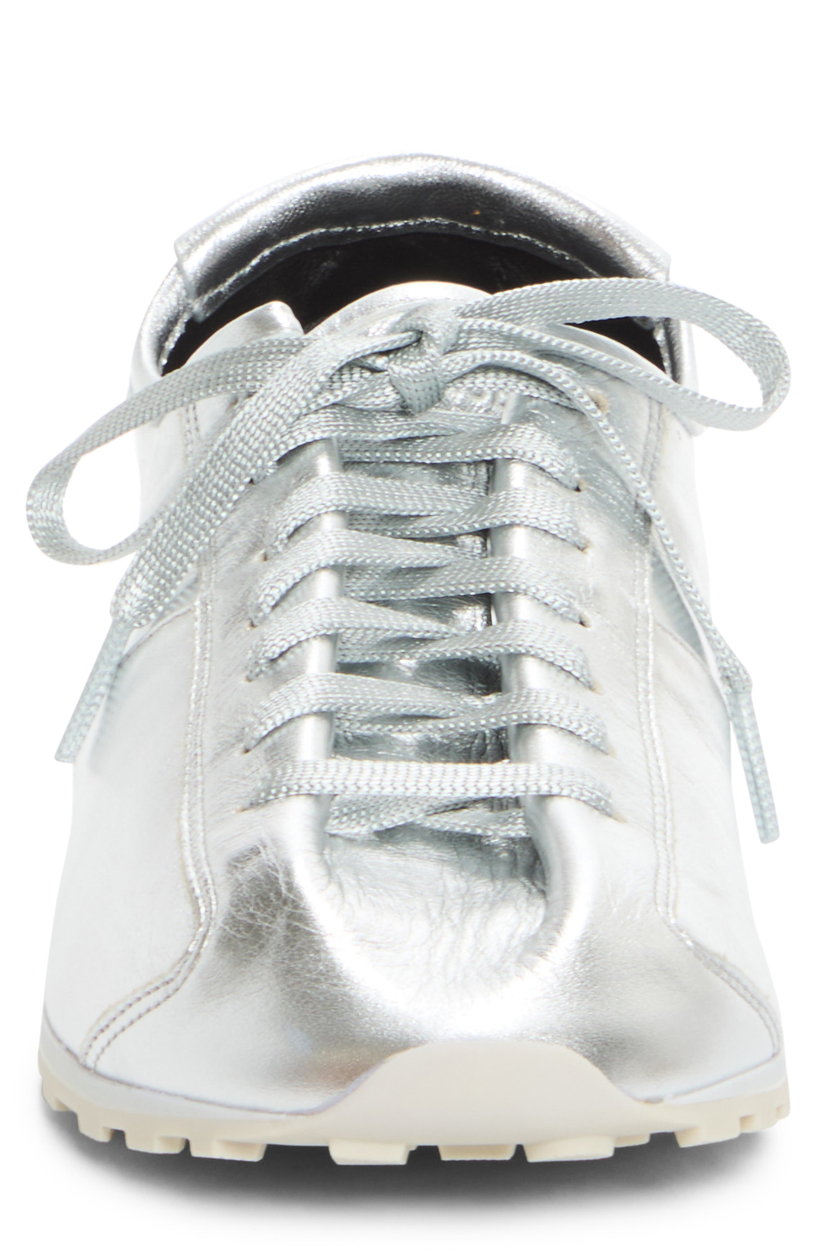 Les Tennis Low Top Sneaker, Alternate, color, SILVER 980