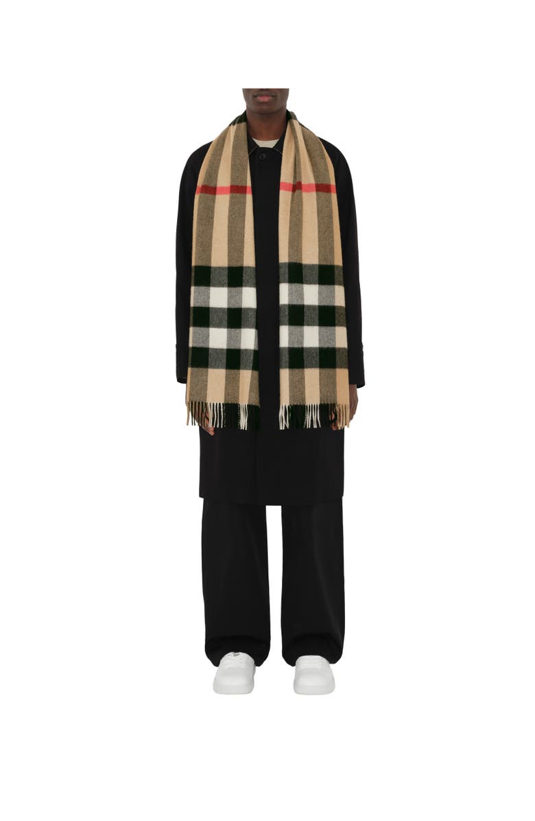 Burberry The Large Classic Cashmere Scarf in Check, Alternate, color, Camel
