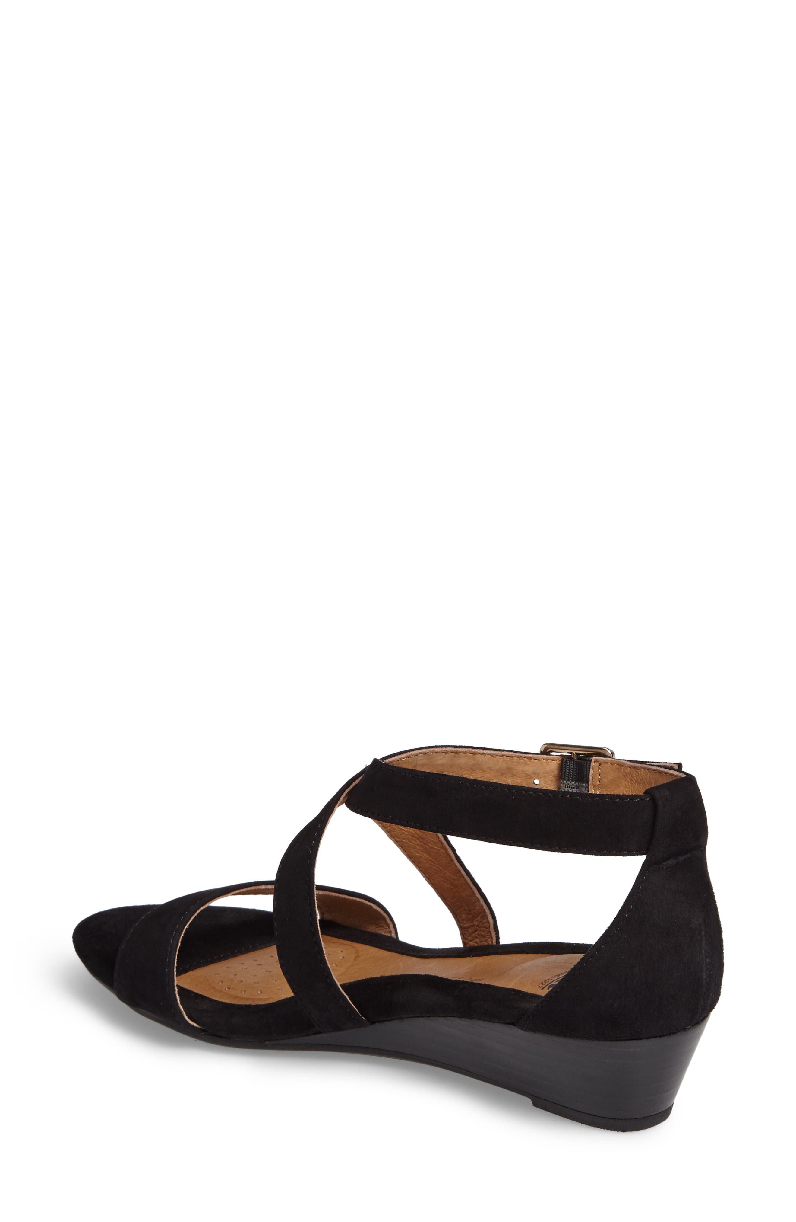 Söfft 'Innis' Low Wedge Sandal, Alternate, color, 