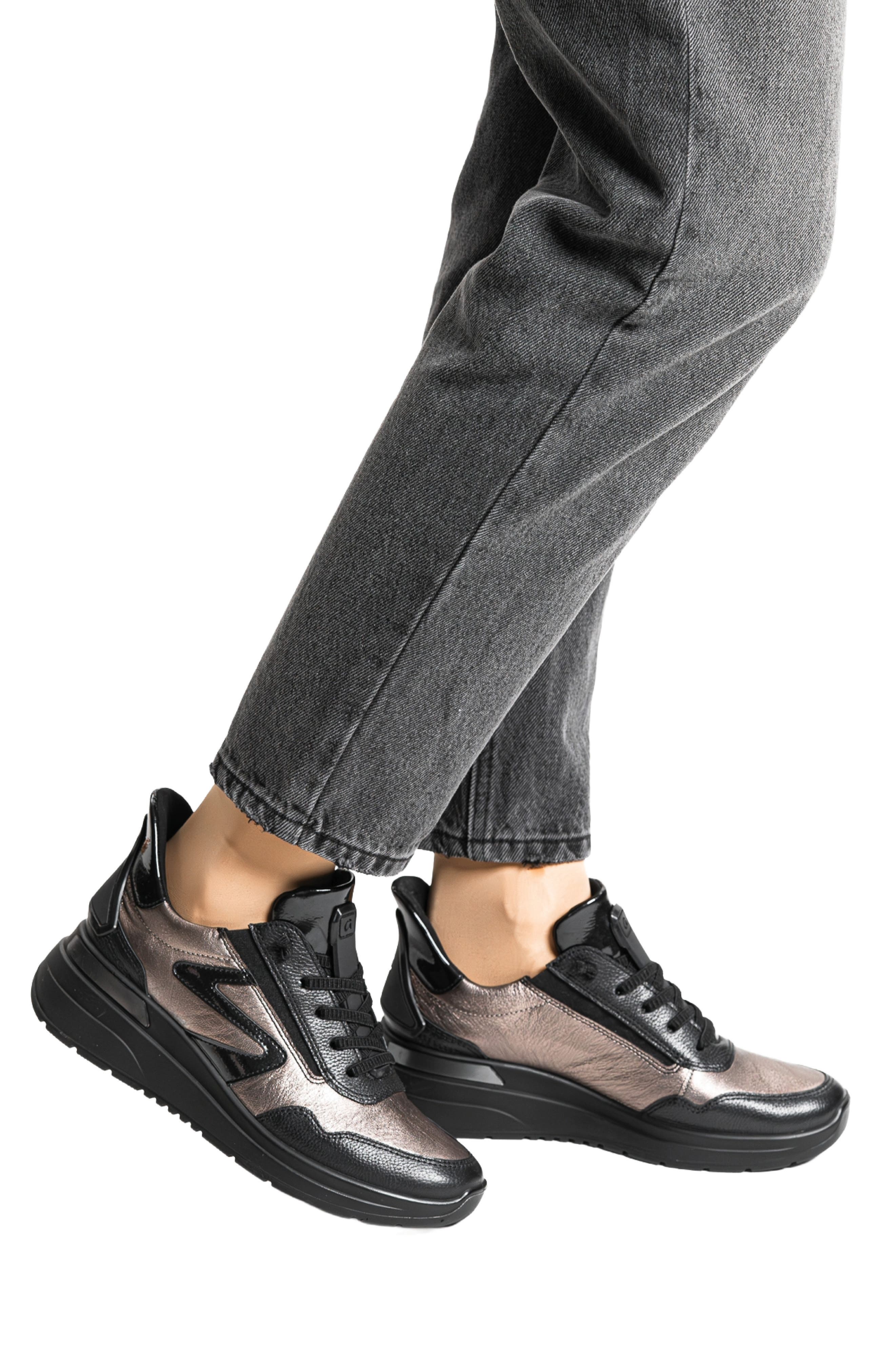 Galicia Sneaker - image 4