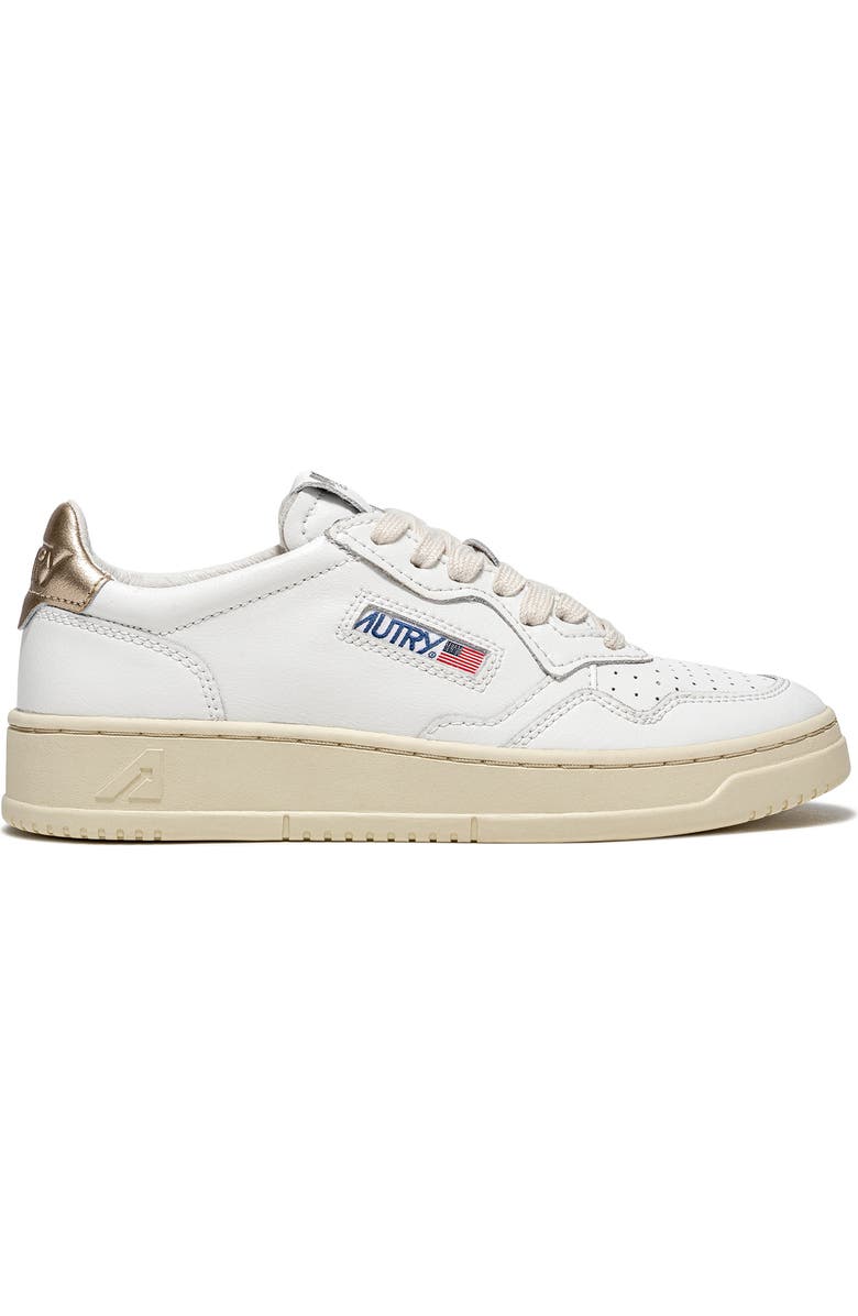 AUTRY Medalist Low Top Sneaker, Alternate, color, Leather/Leather White/Gold