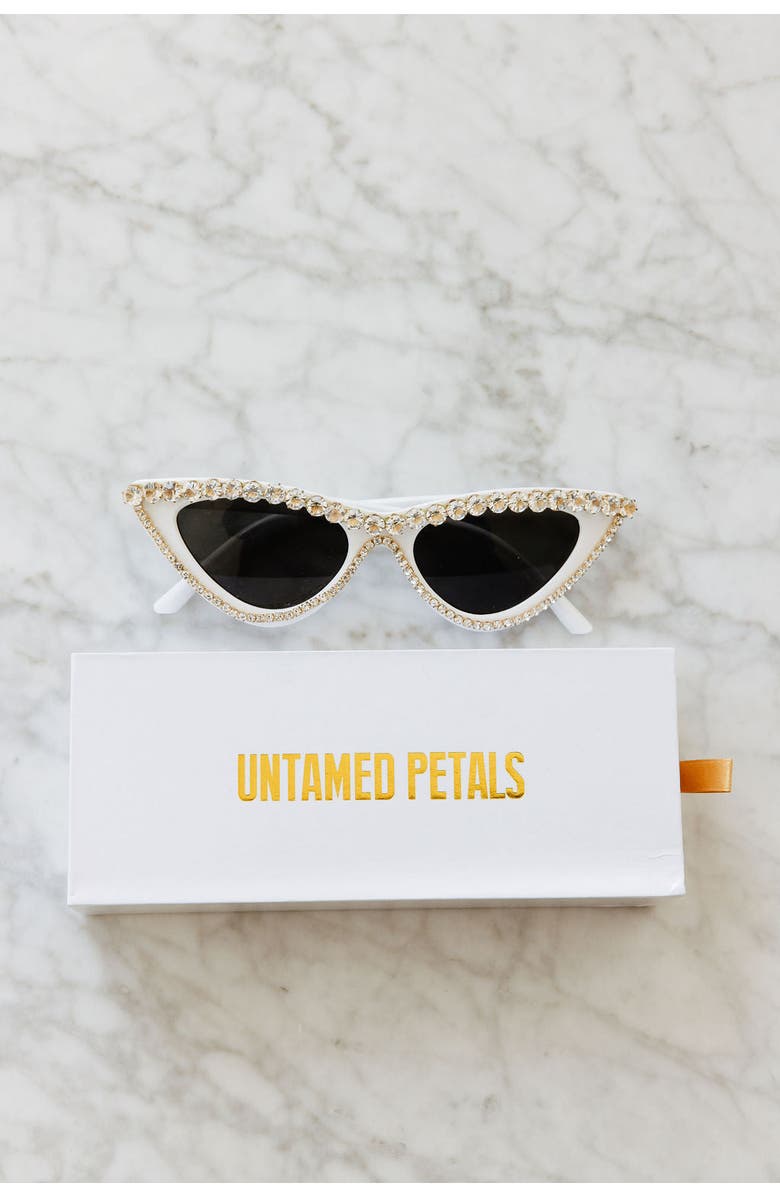 Untamed Petals Boss Babe Sunnies, Alternate, color, White