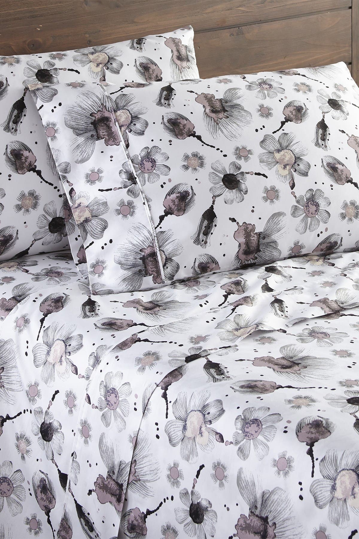 SOUTHSHORE FINE LINENS Premium Collection Extra Deep Pocket 300 Thread-Count 4-Piece Sheet Set