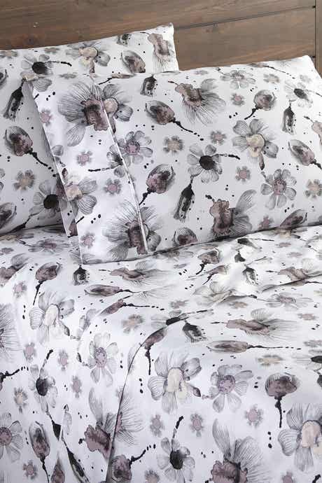 SOUTHSHORE FINE LINENS Premium Collection Extra Deep Pocket 300 Thread-Count 4-Piece Sheet Set