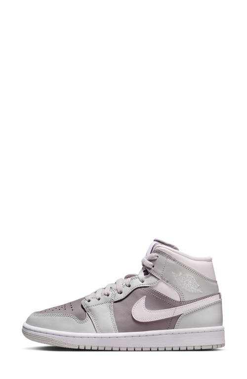 Jordan Air  1 Mid Sneaker