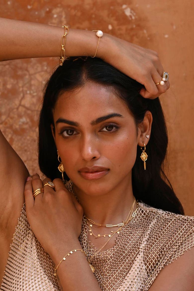 Sahara Small Hoop Earrings, Alternate, color, Yellow Gold