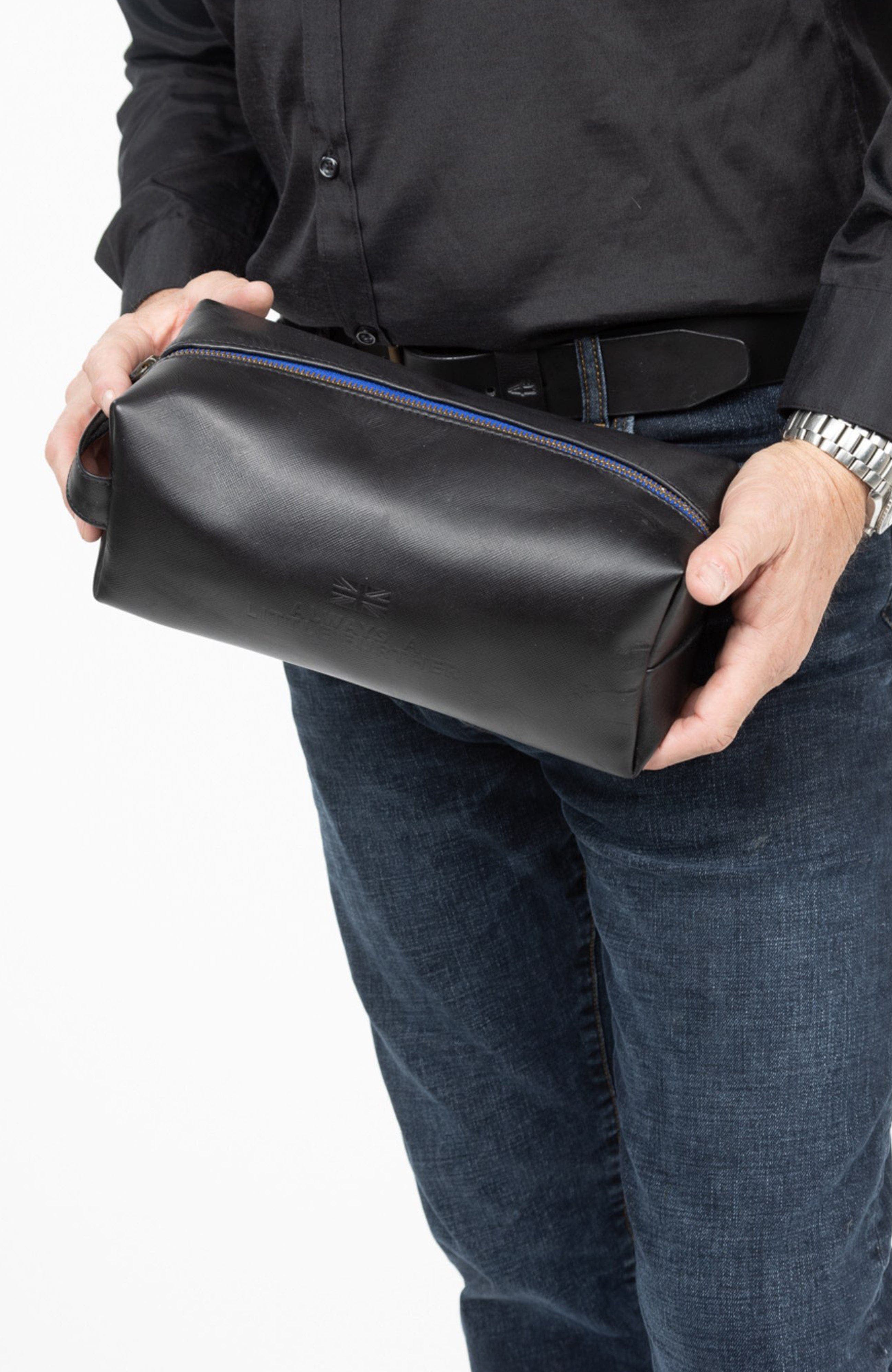 Deux Mains Iron Tight Toiletry Bag, Alternate, color, 