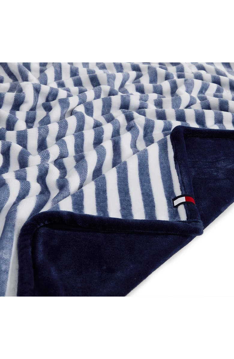 Tommy Hilfiger Laguna Beach Stripe Throw Blanket, Alternate, color, White/ Deep Blue