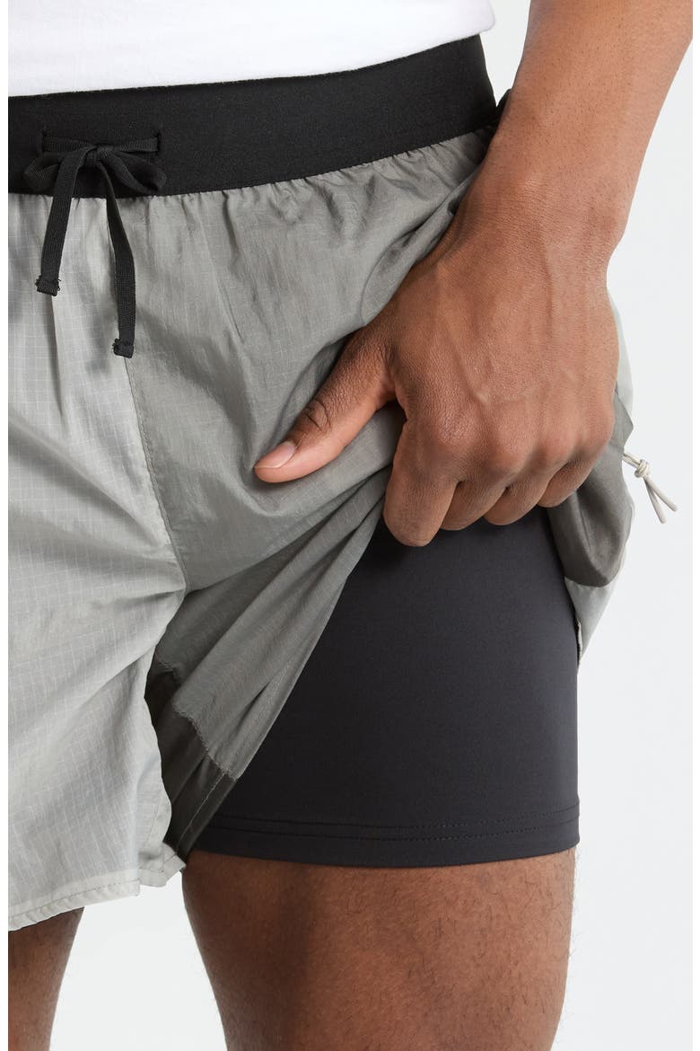 Griffith Running Shorts, Alternate, color, FOG GRADIENT