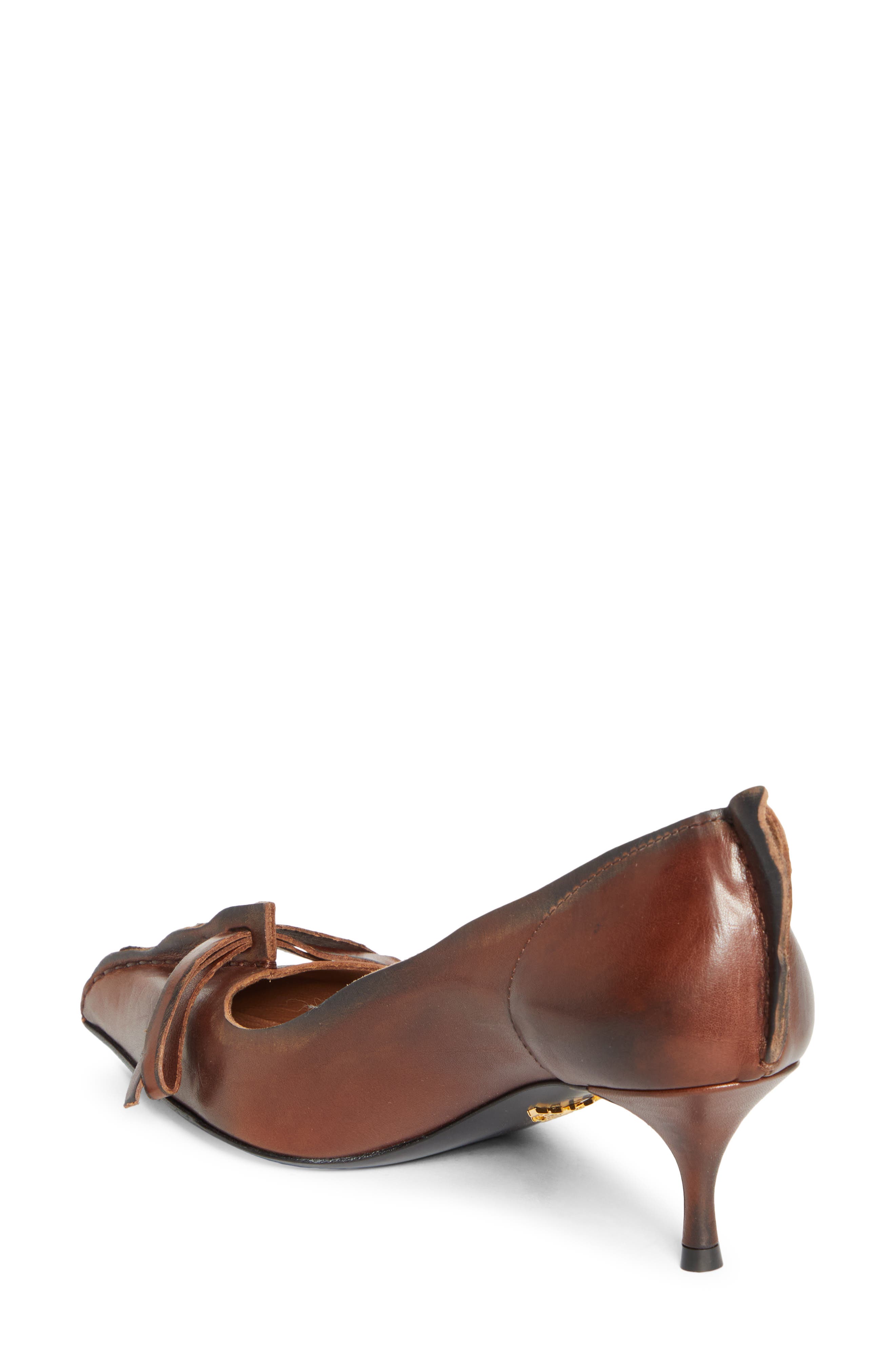 Exposed Seam Kitten Heel Pump - image 4