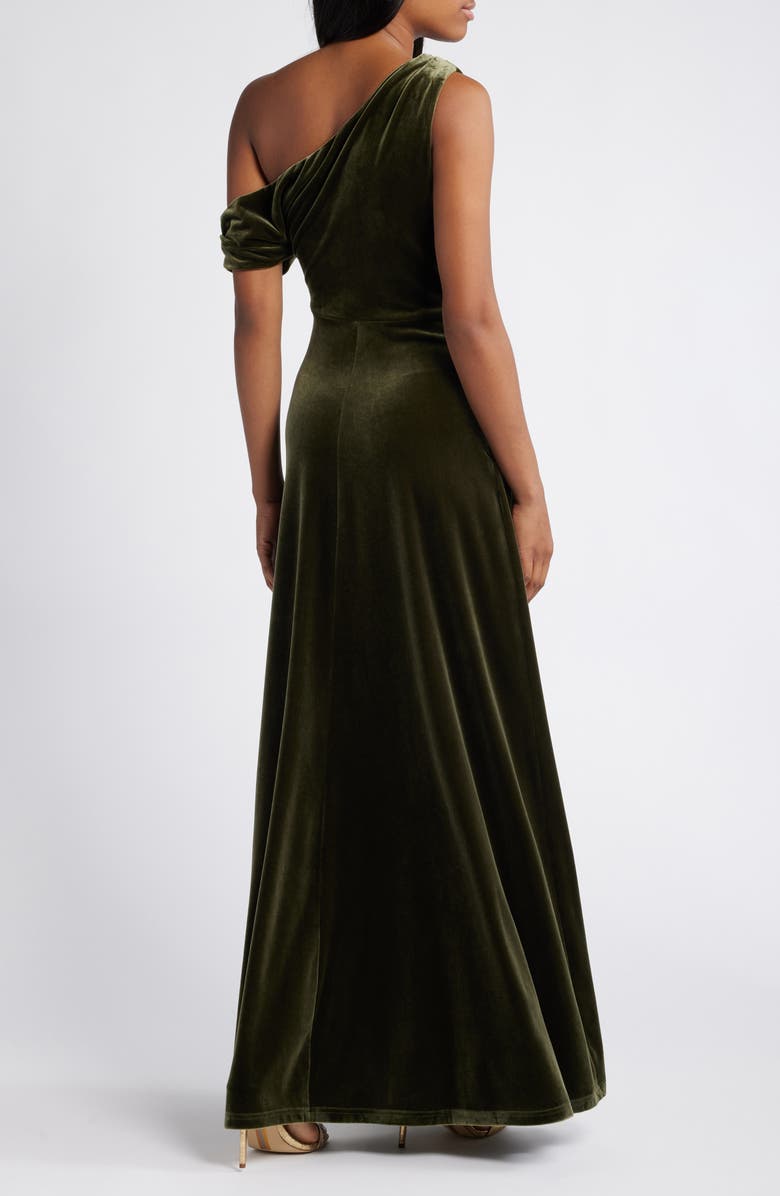 Lulus Coveted Confidence One-Shoulder Velvet Gown, Alternate, color,