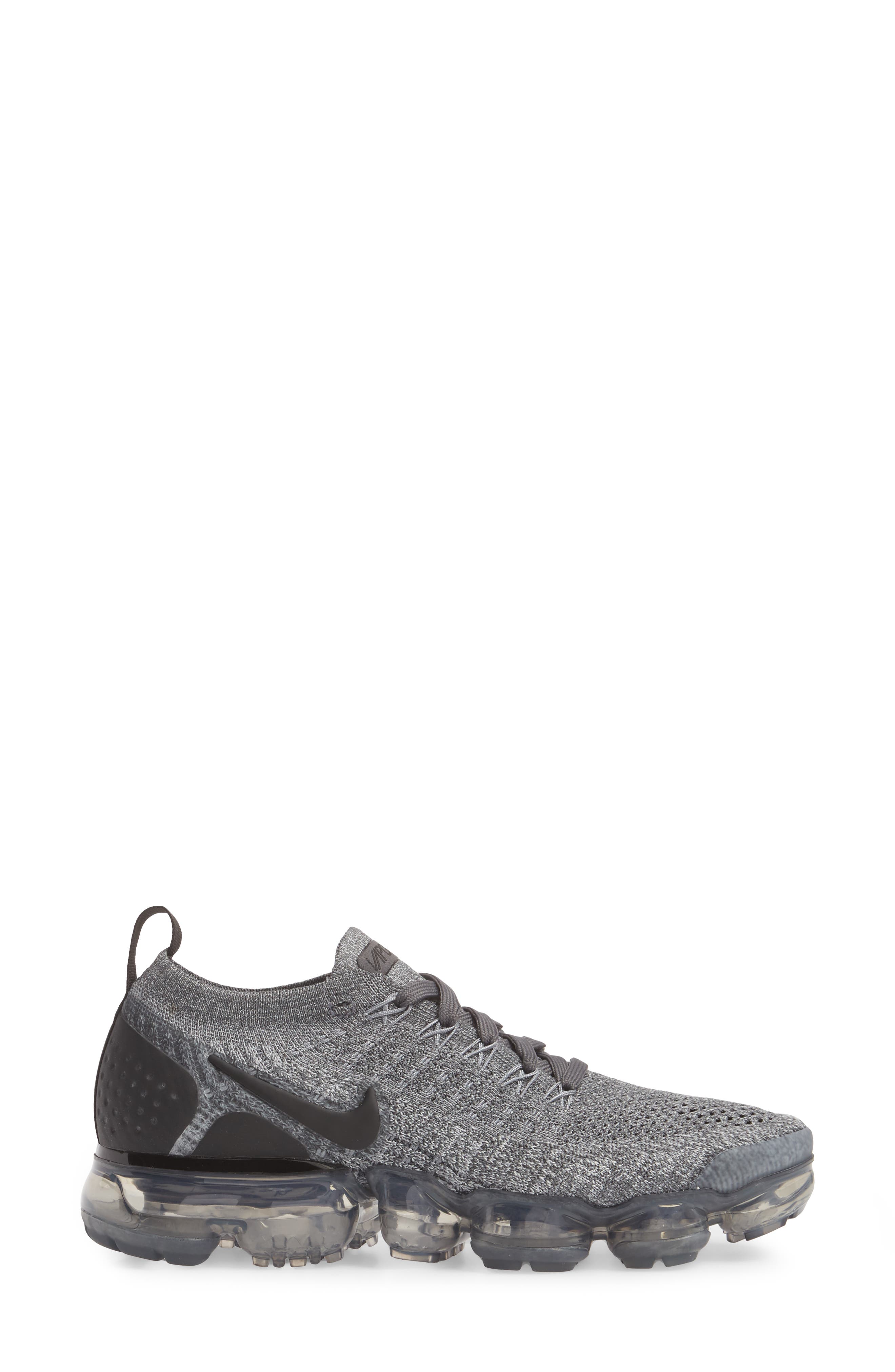 Air VaporMax Flyknit 2 Sneaker, Alternate, color, DARK GREY/ WHITE