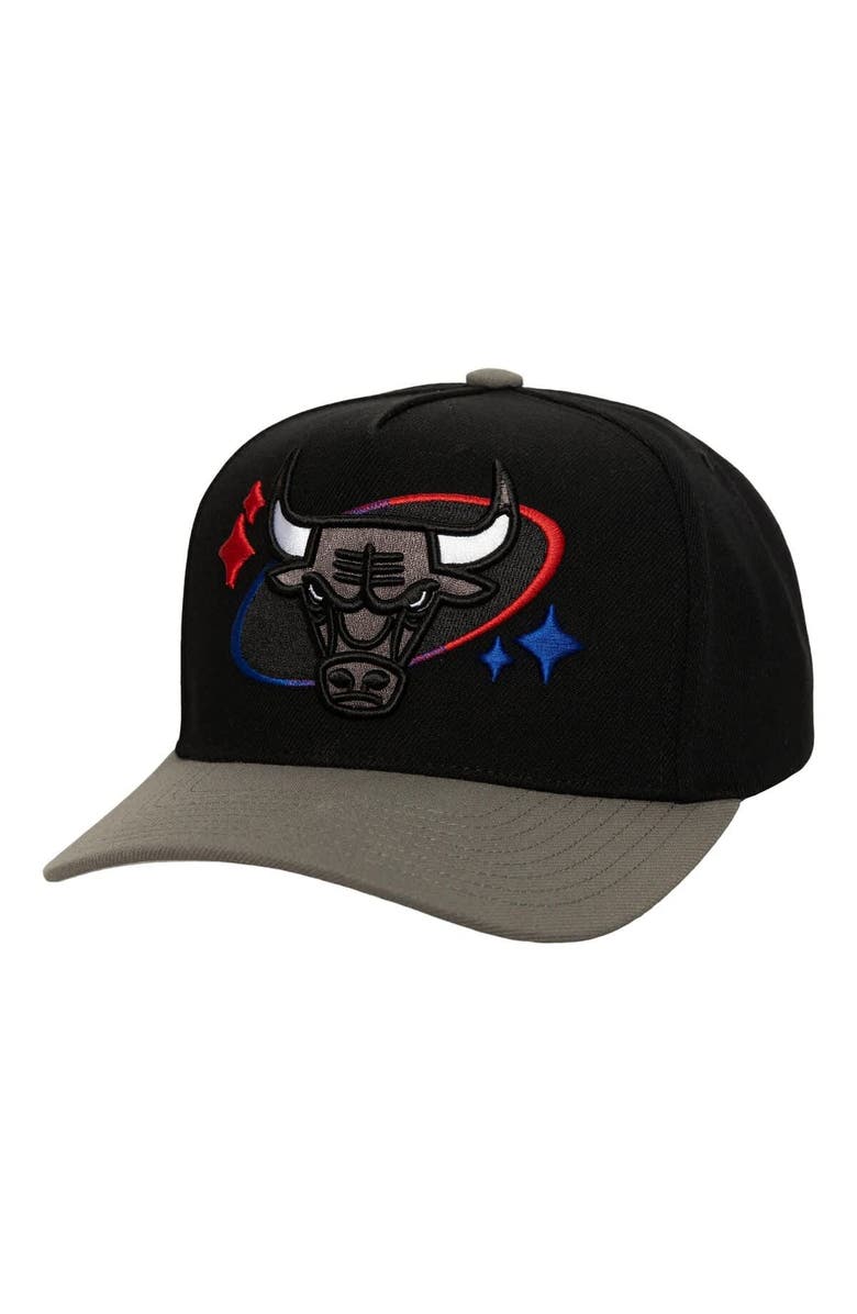 Mitchell & Ness Men's Mitchell & Ness  Black Chicago Bulls Core Pro Crown Adjustable Hat, Main, color, 
