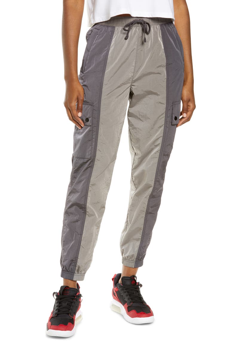 Nike Jordan Essentials Women's Woven Pants, Main, color, MOON PARTICLE/ THUNDER GREY