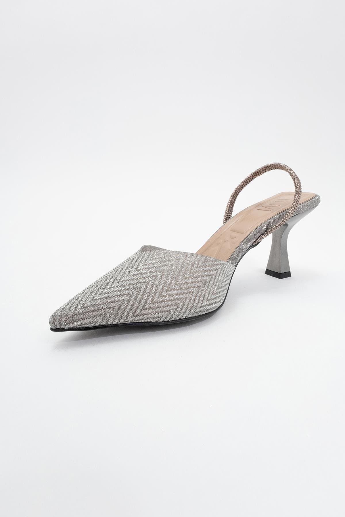 Renos Pointed Toe Pump, Alternate, color, Platinum