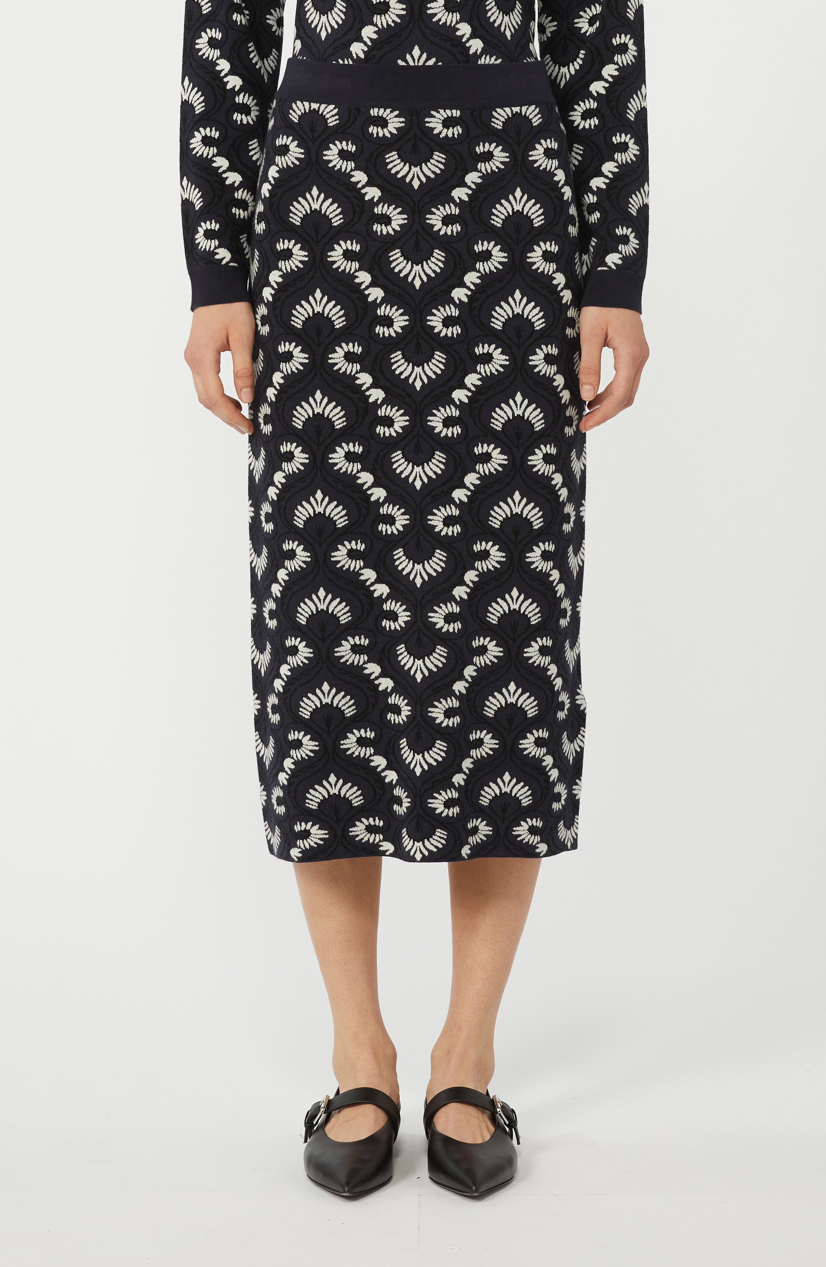 Vacuo Embroidered Knit Skirt