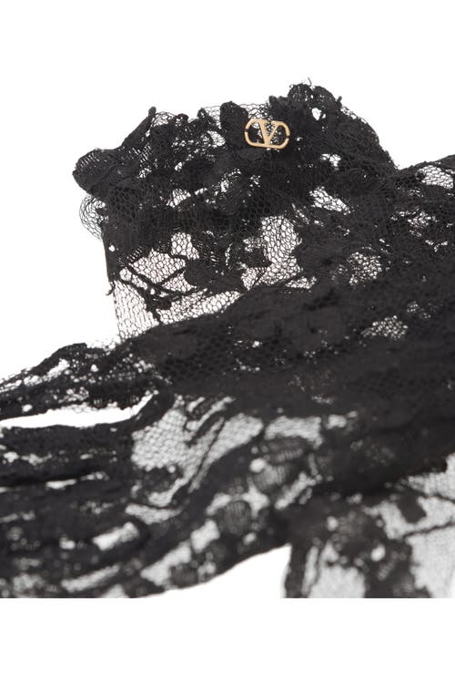 Valentino Garavani Vlogo Sheer Floral Lace Gloves In N06 Nero/oro