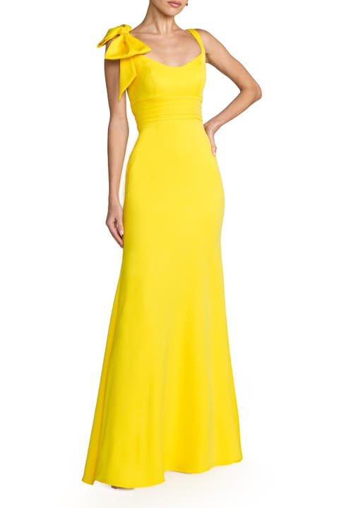 Women's Crepe Sleeveless Scoop Neck Gown With Bow