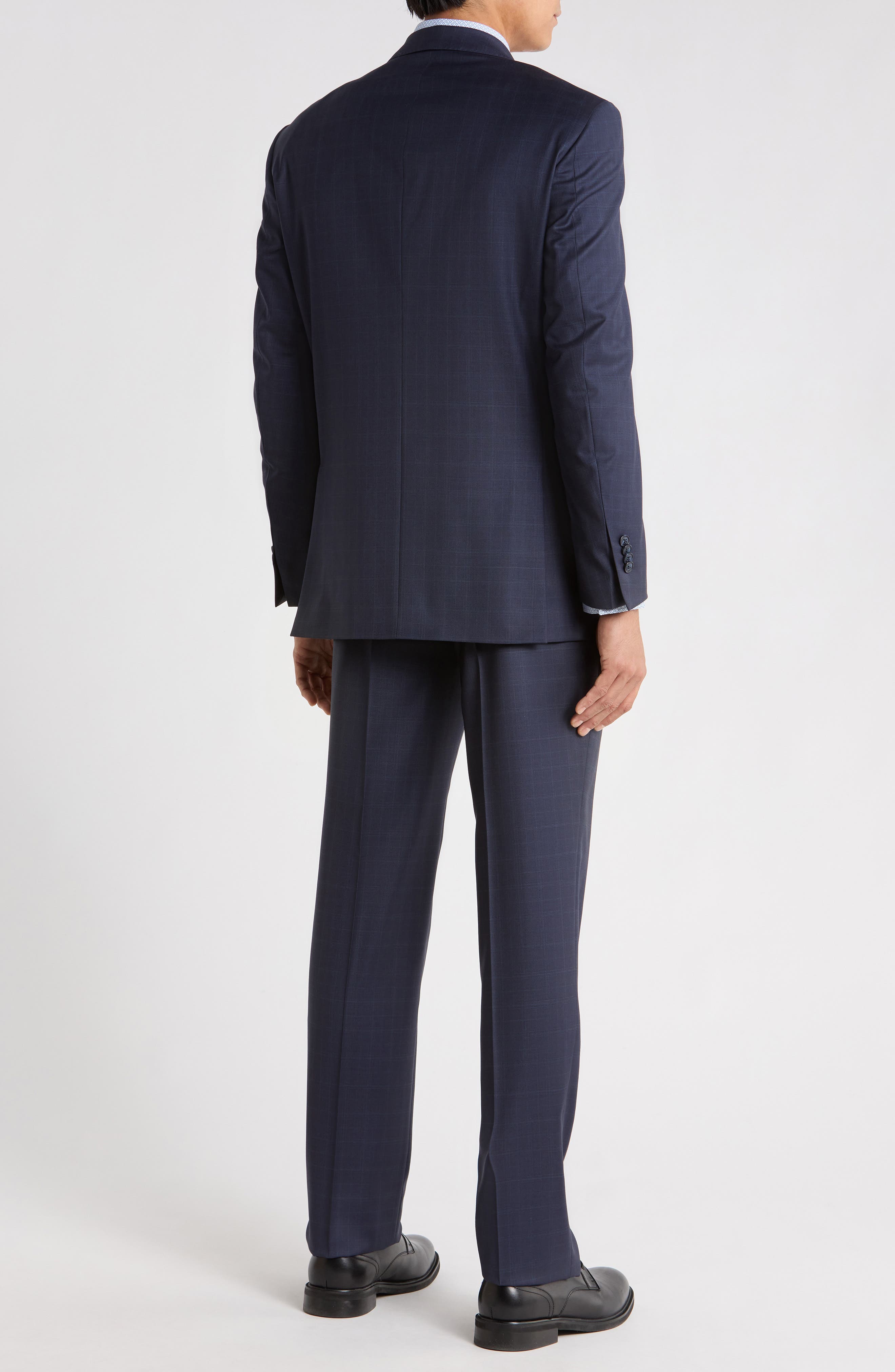 Flynn Classic Fit Wool Suit