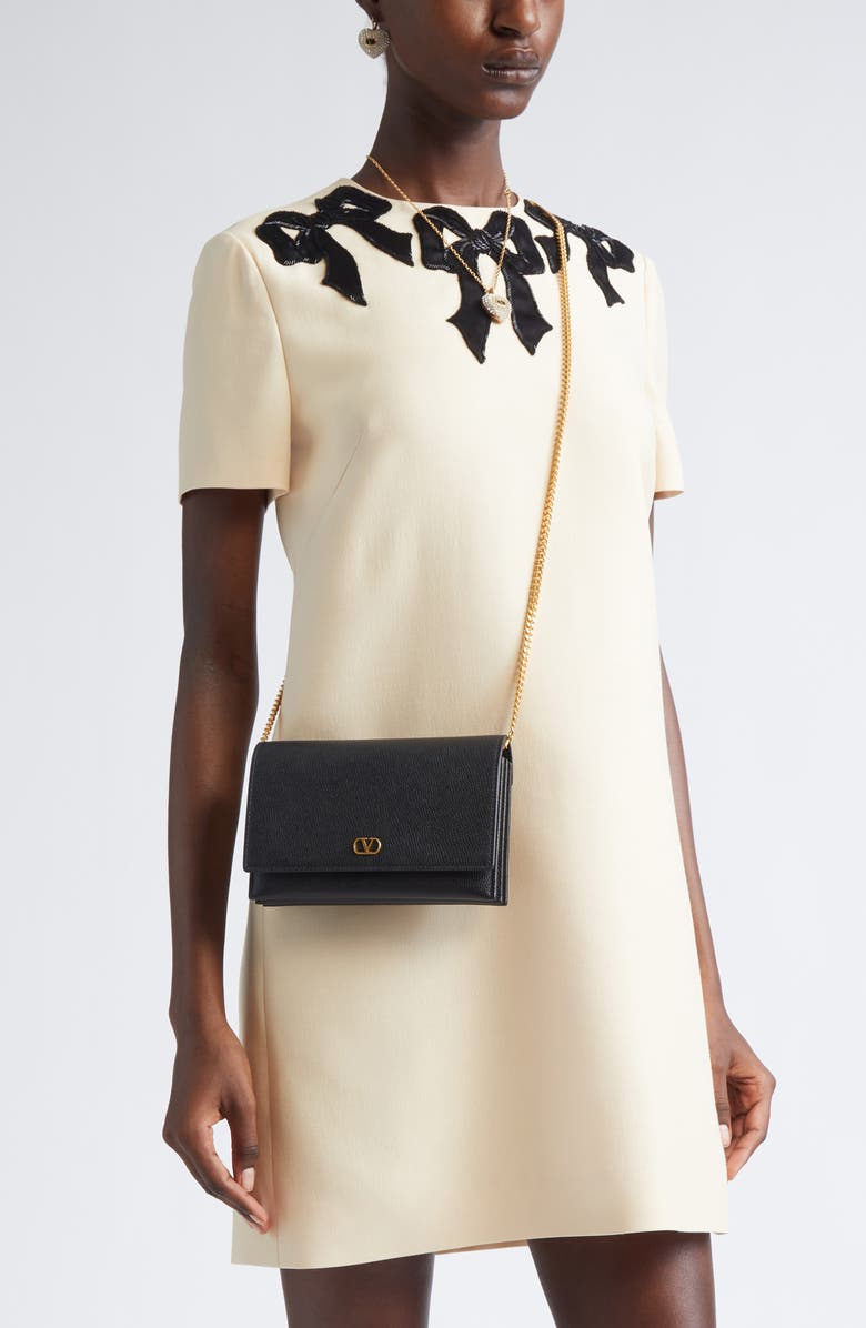 Valentino Garavani VLOGO Signature Leather Wallet on a Chain, Alternate, color, Nero